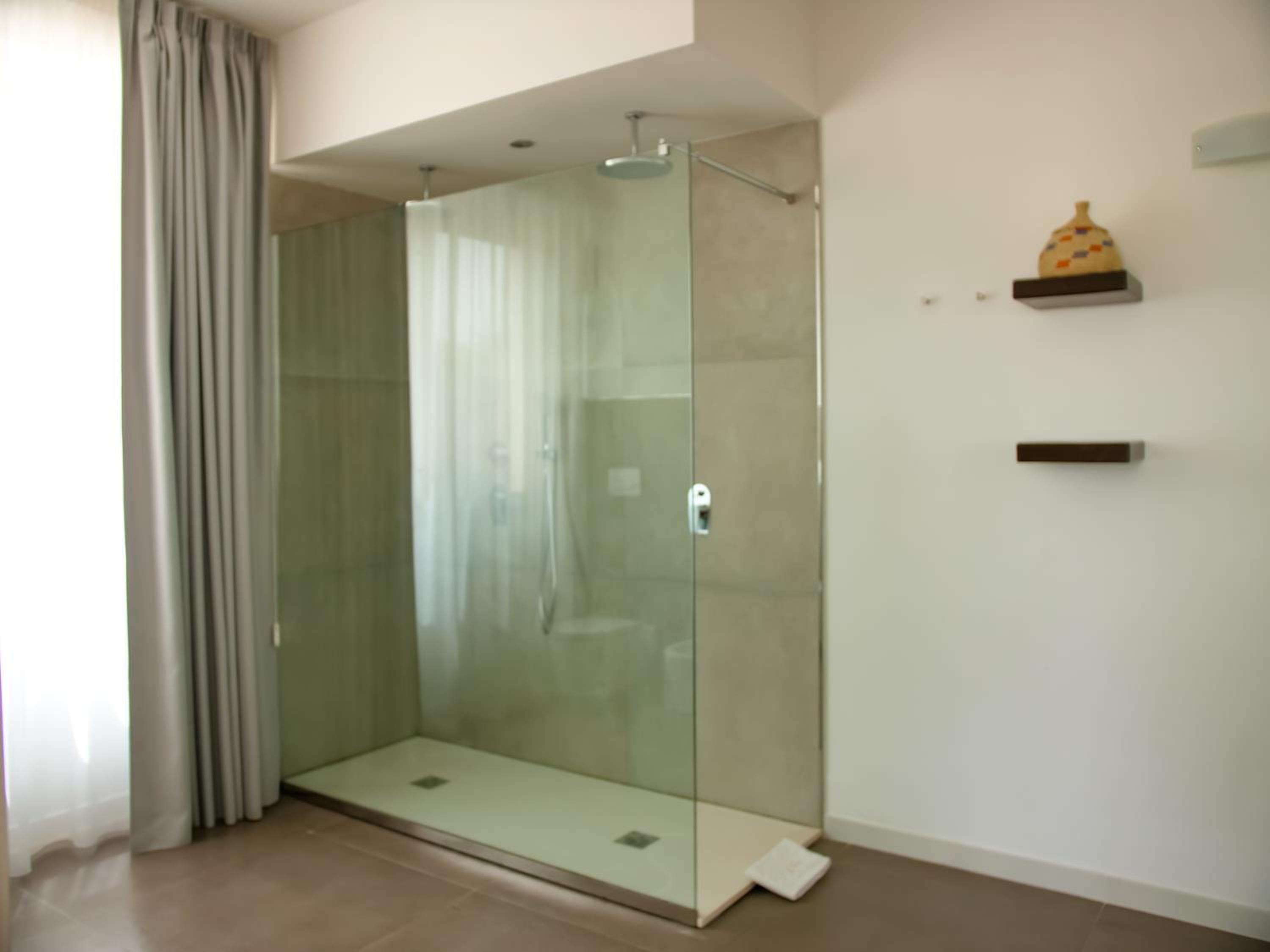 Queen Room with Spa Bath - Photo 10