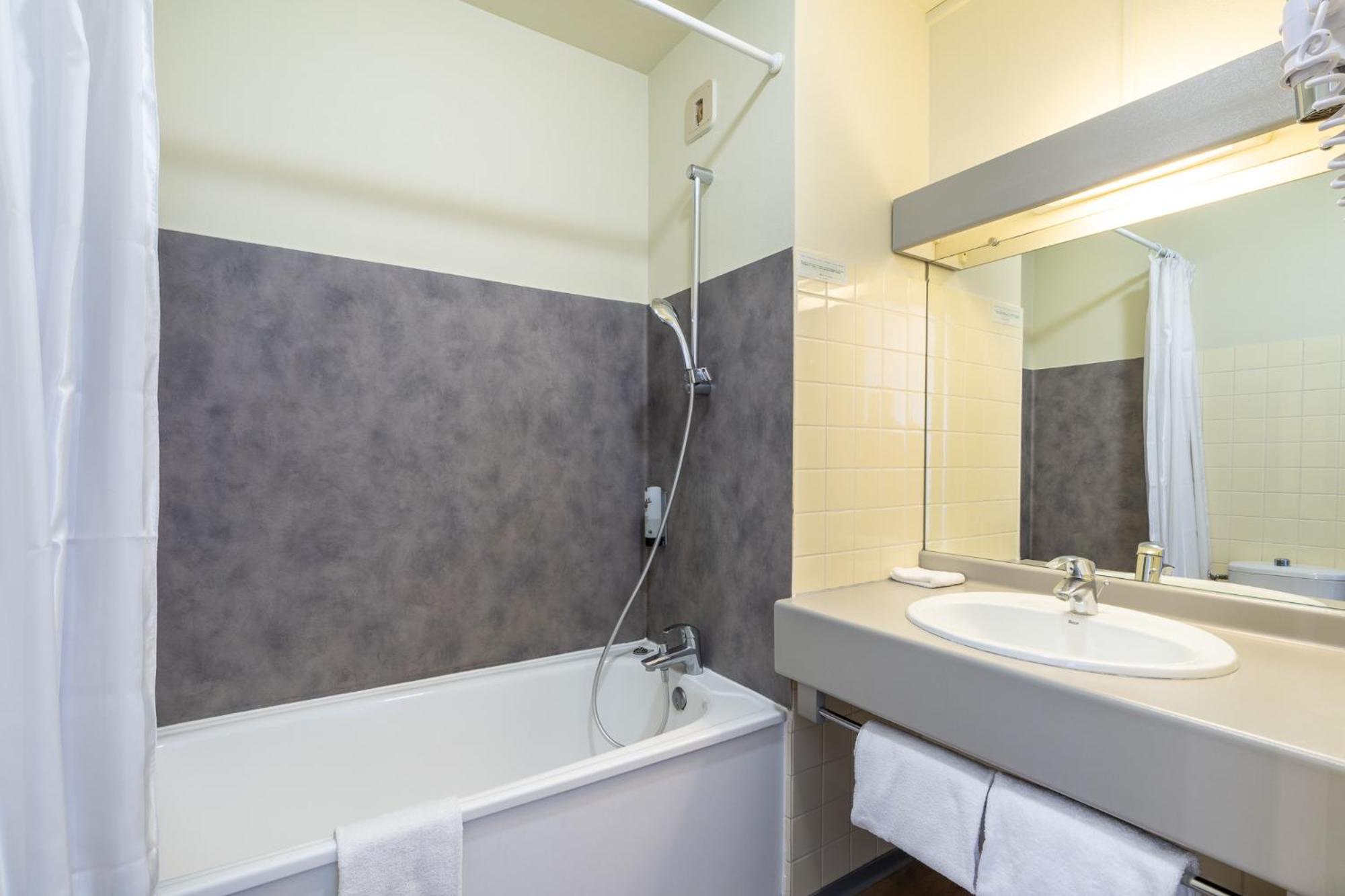 Comfort Twin Room - Photo 2