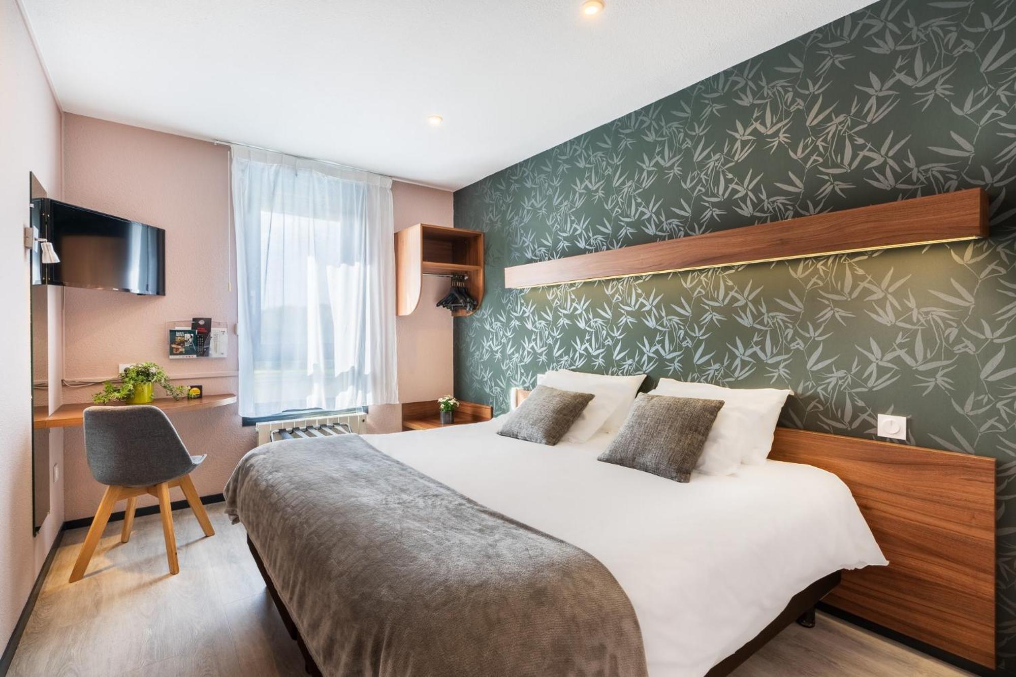 Superior Double Room with Garden View - Photo 8