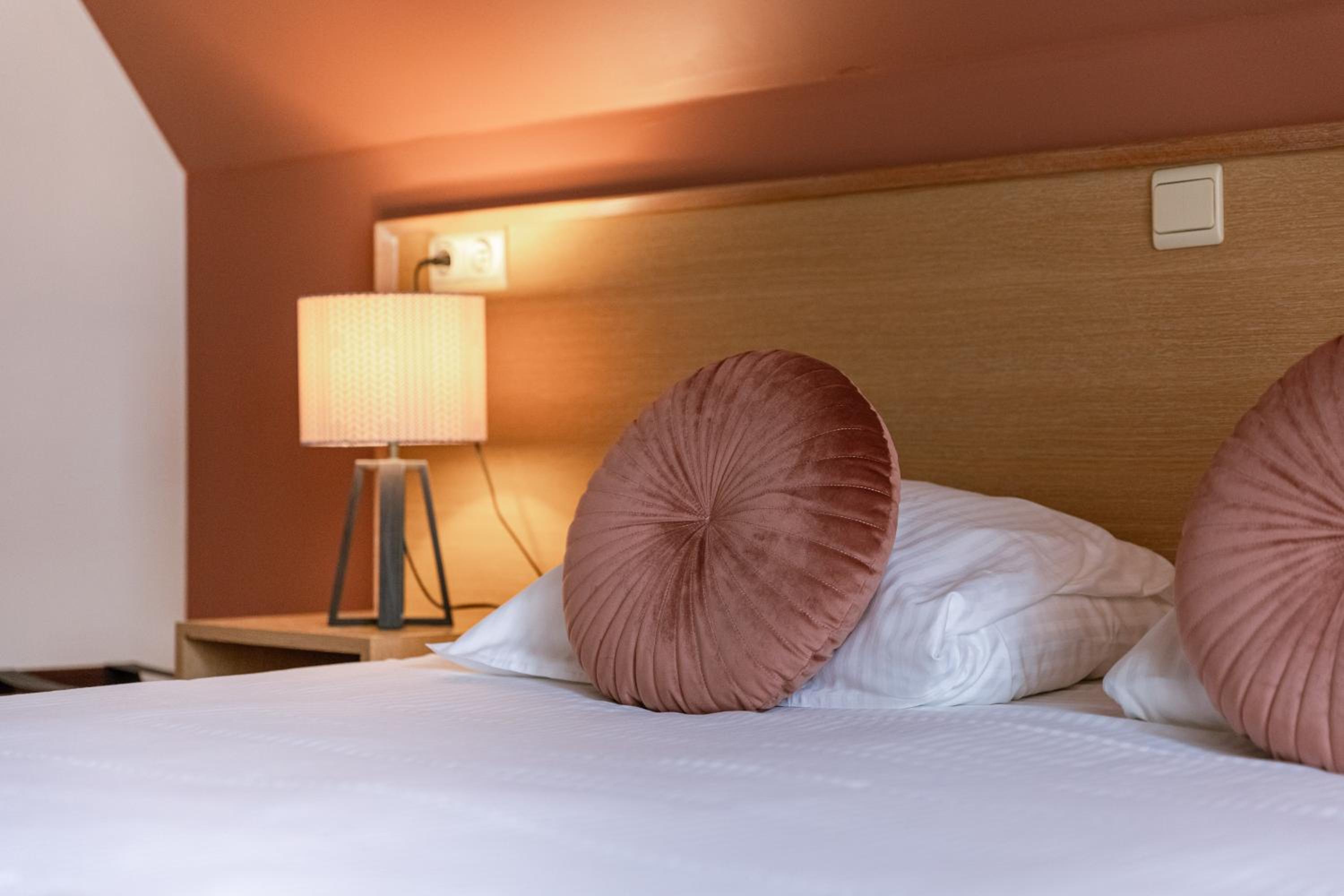 Double or Twin Room - Photo 11
