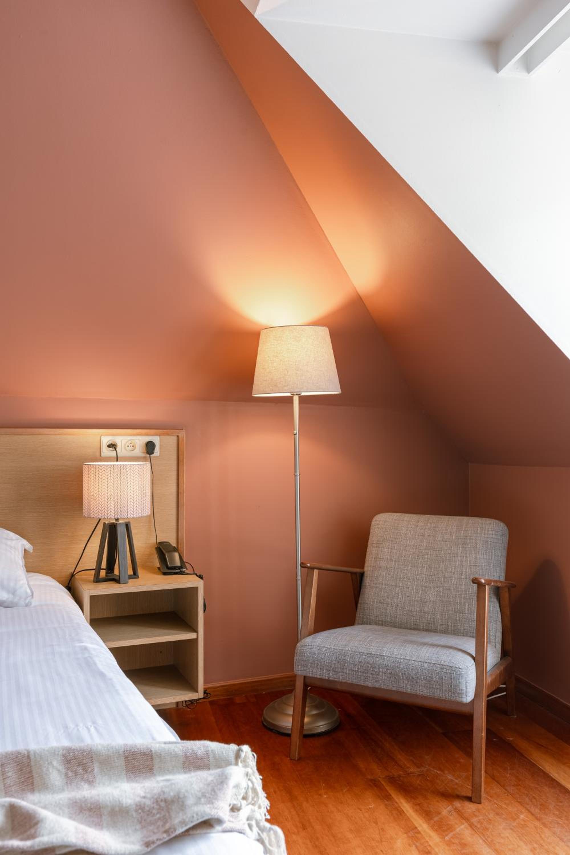 Double or Twin Room - Photo 12