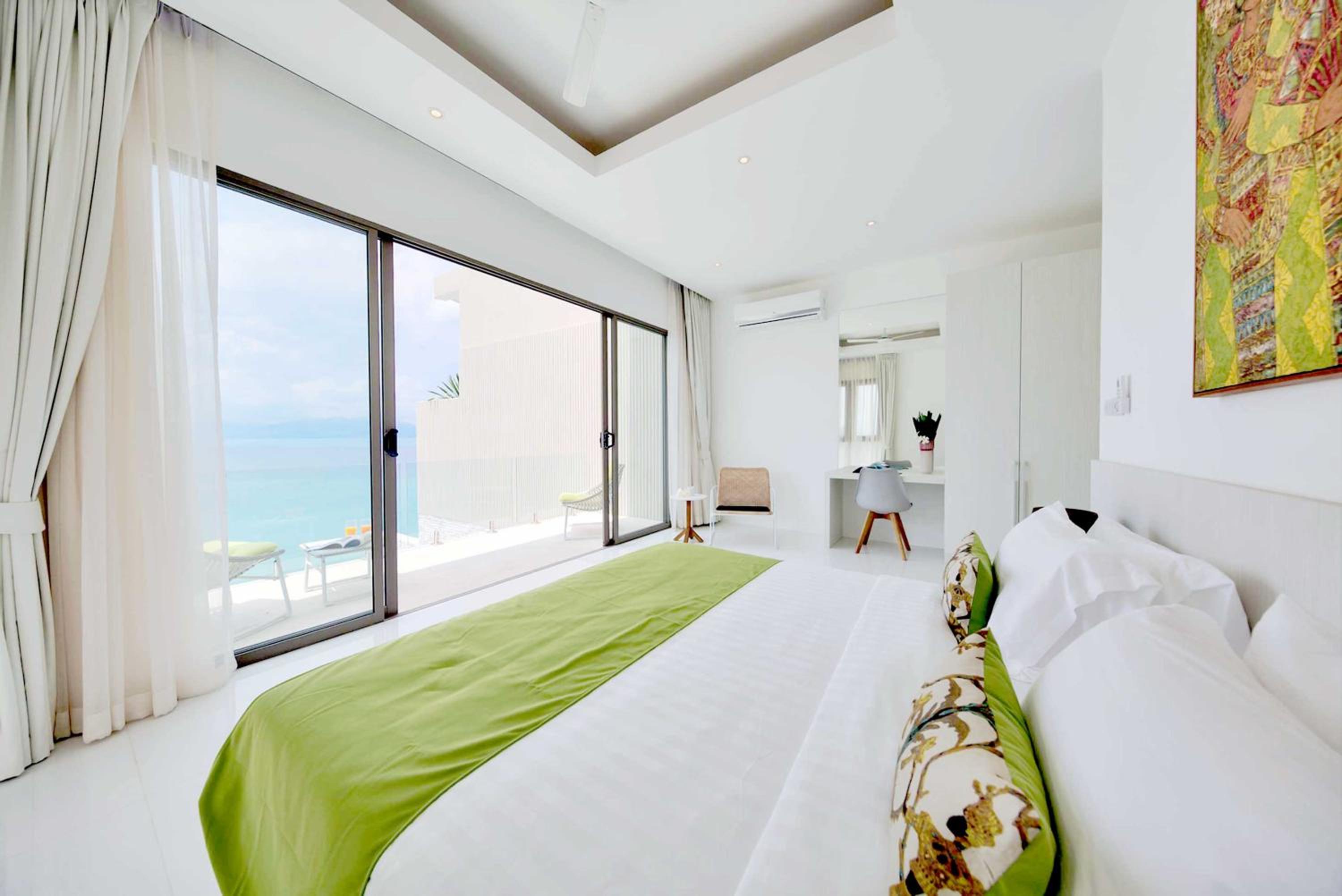 Samrong Beach Villa - Private Infinity Pool Ocean Views