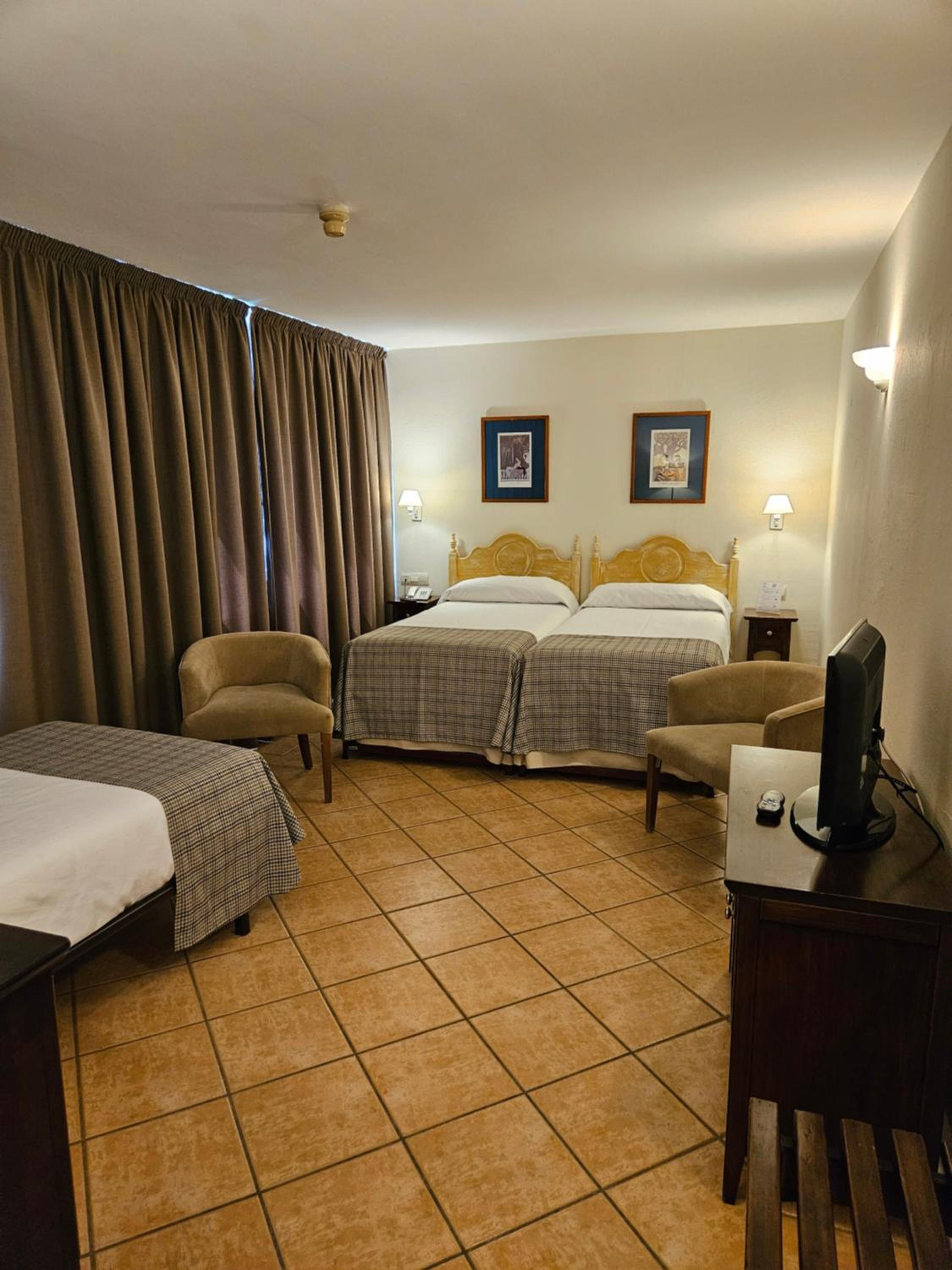 Habitación Triple (3 Adultos)