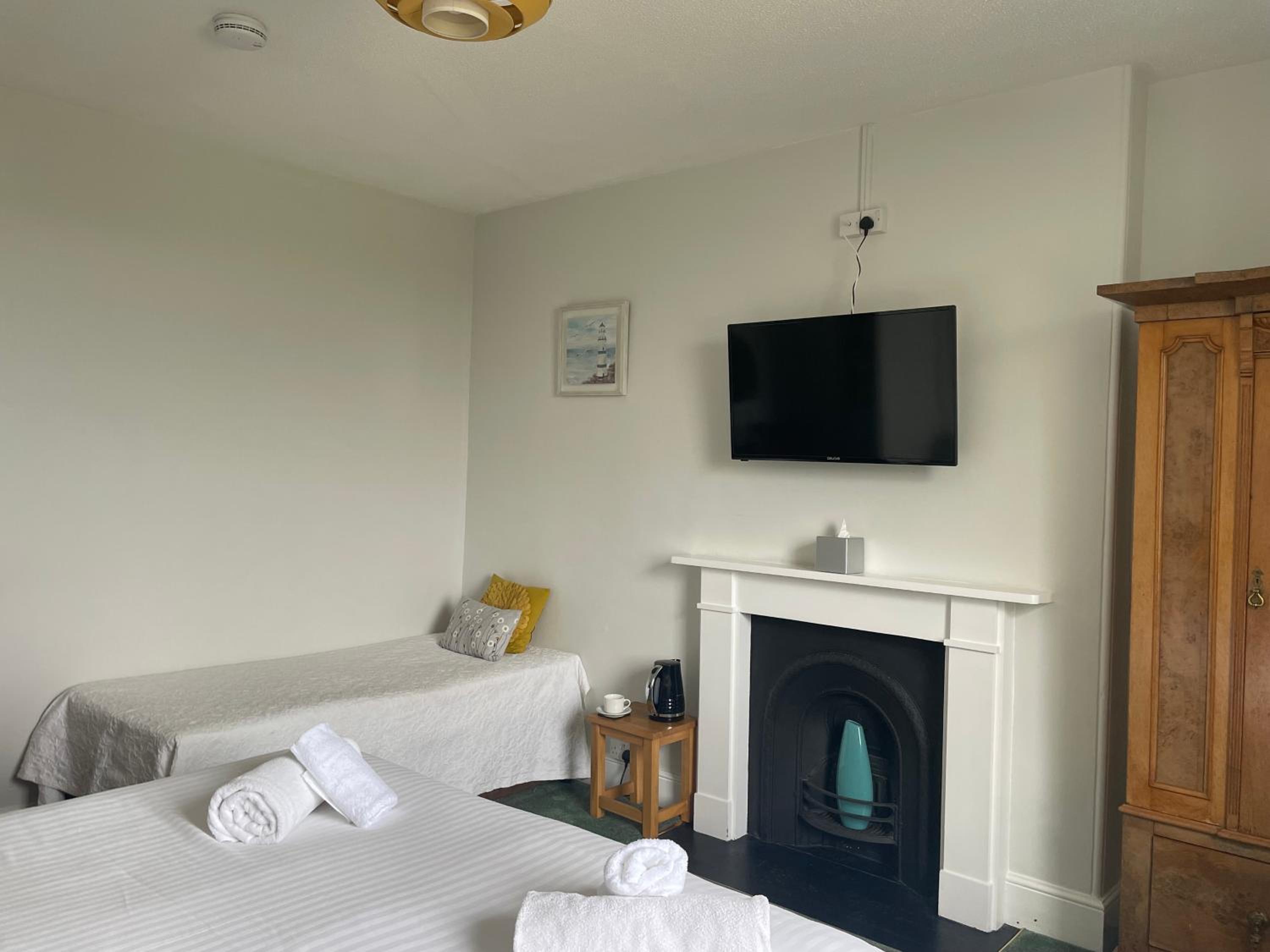 Deluxe Double or Twin Room photo 3