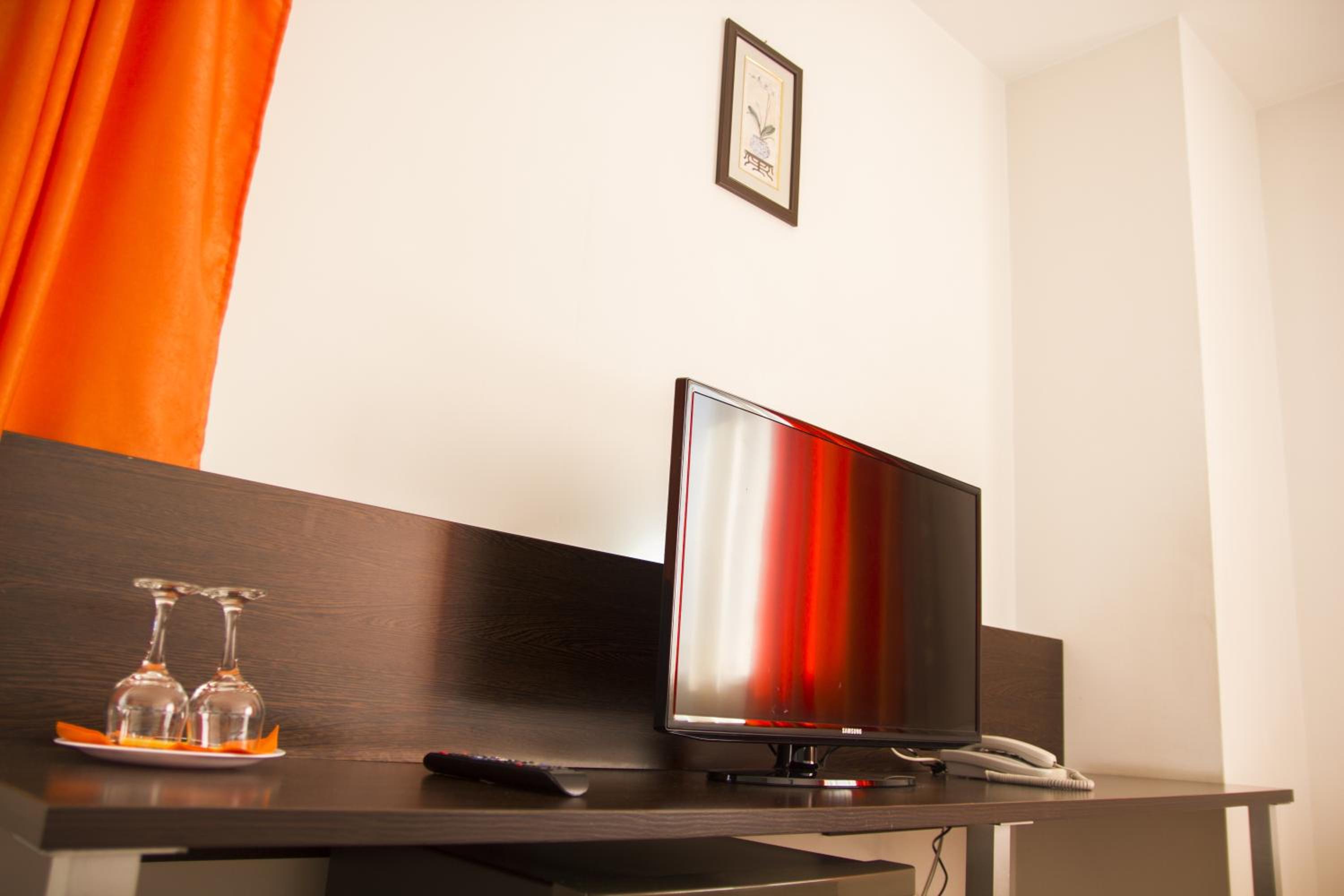 Twin Room - Photo 5