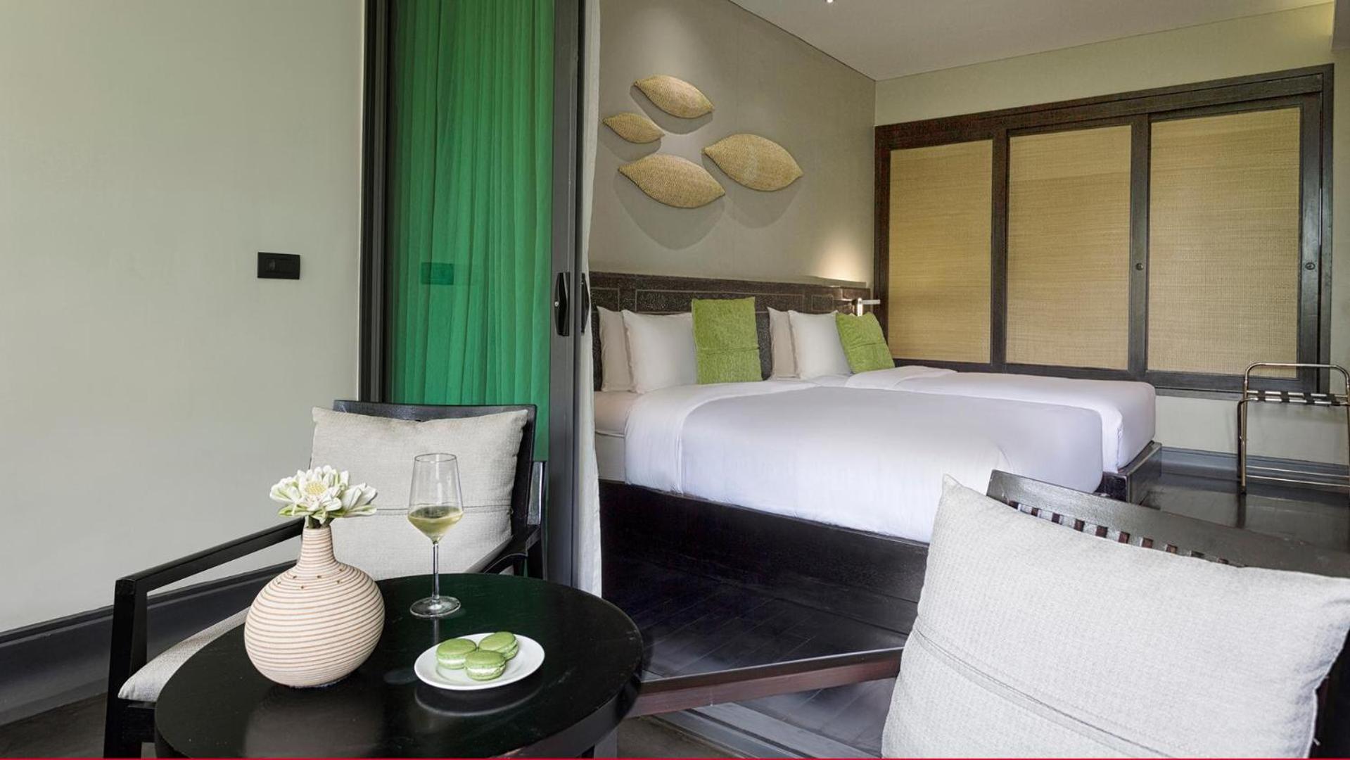 Deluxe Twin Room with Airport Pick-Up, Free Mini-bar, and More