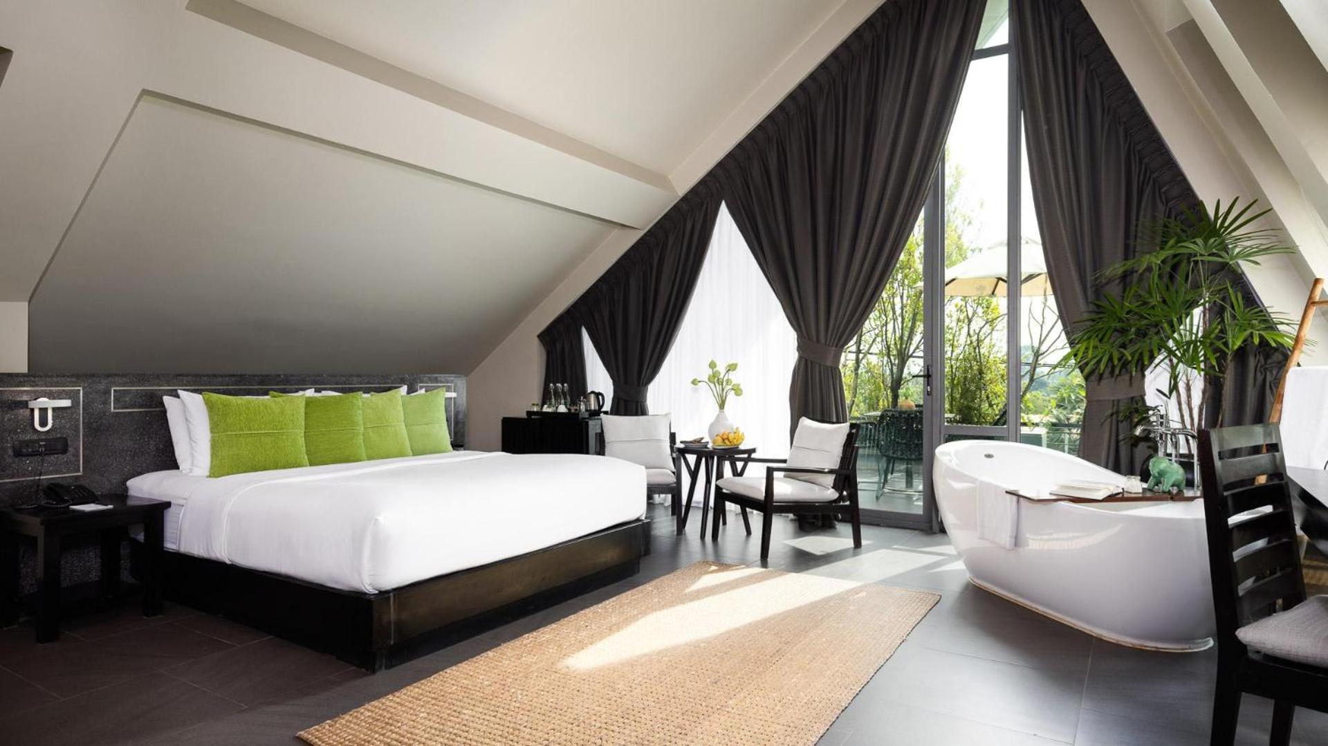 Deluxe Suite