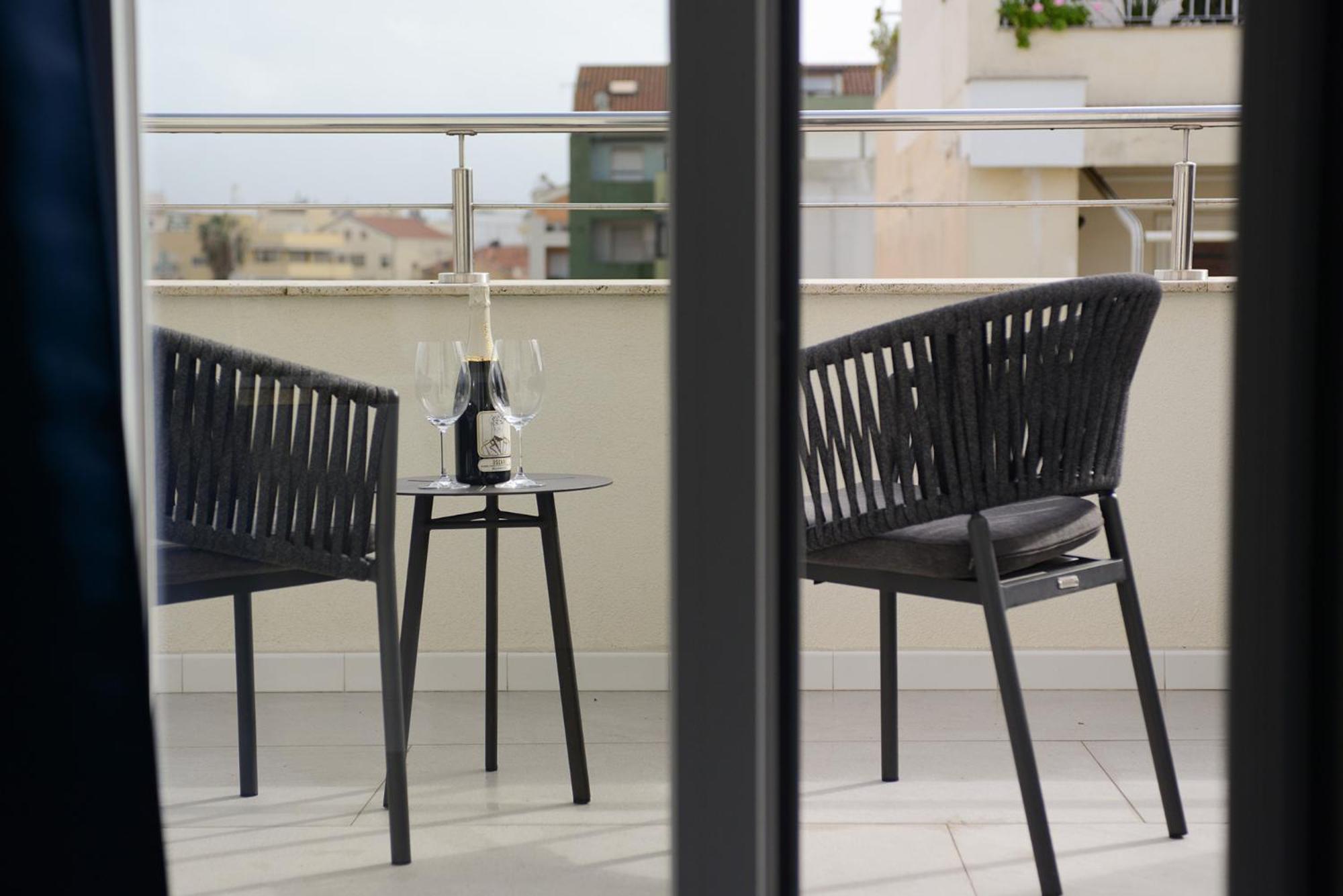 Studio with Balcony photo 3