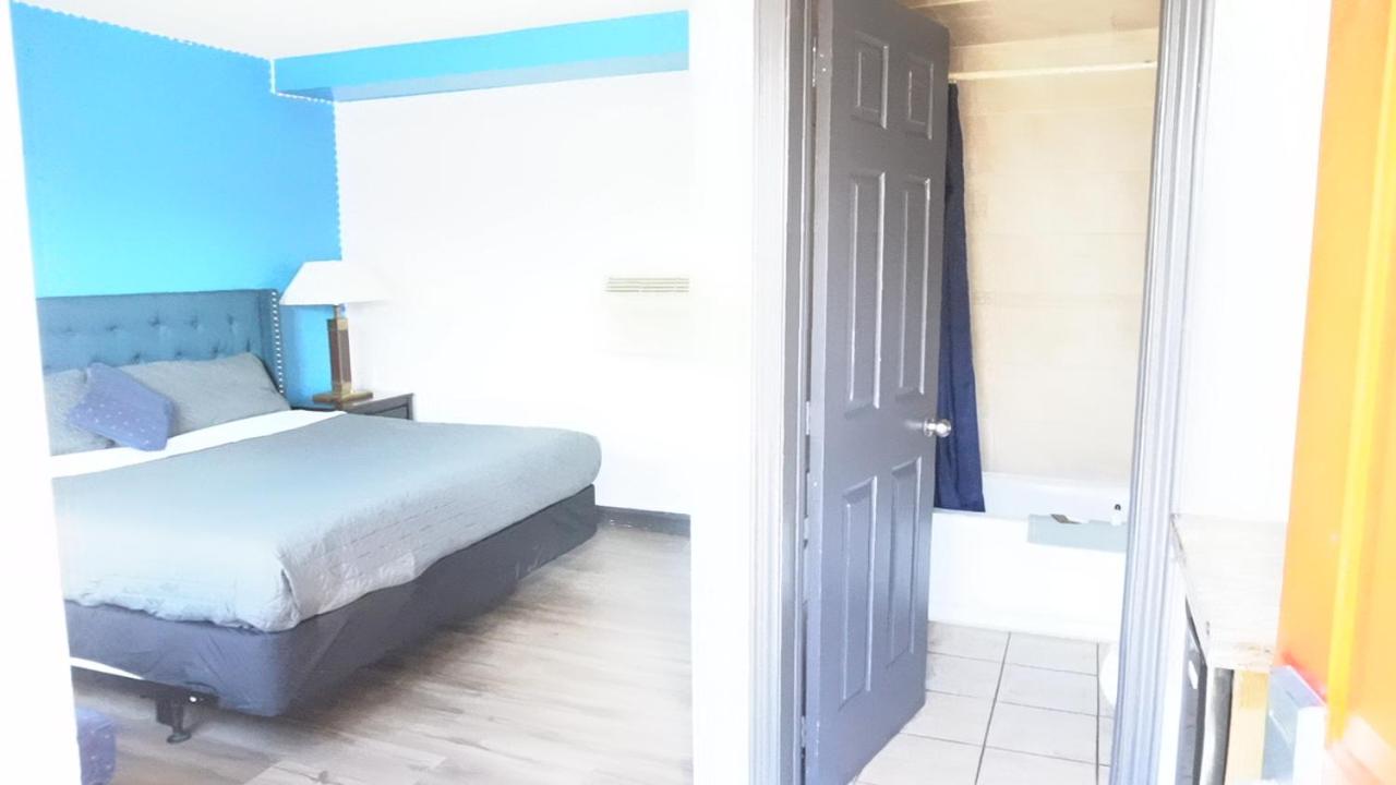 King Room -  Non Smoking photo 2