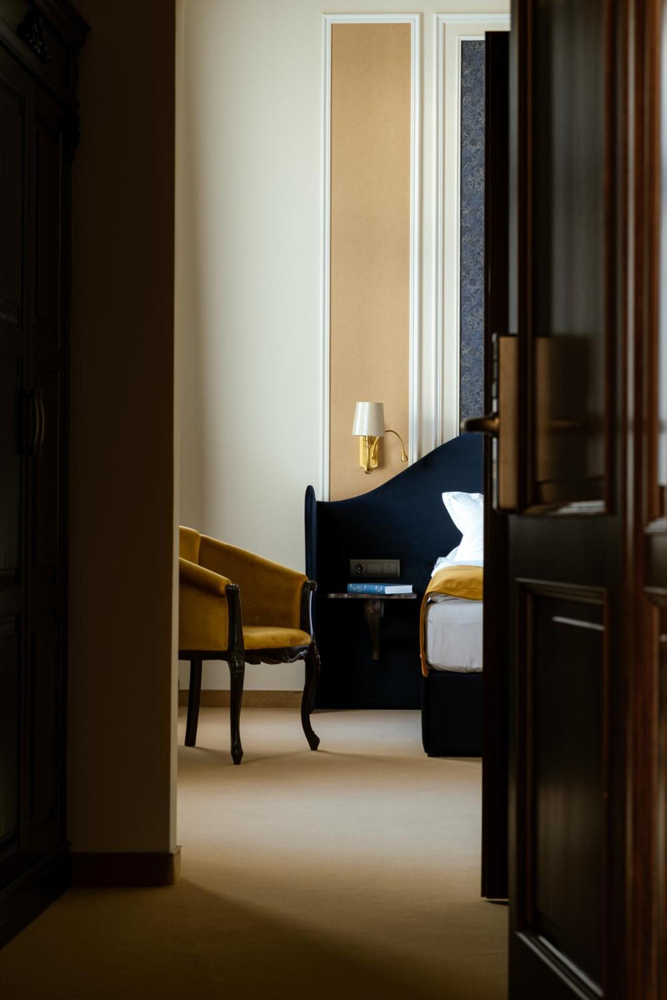 Superior King Room photo 2