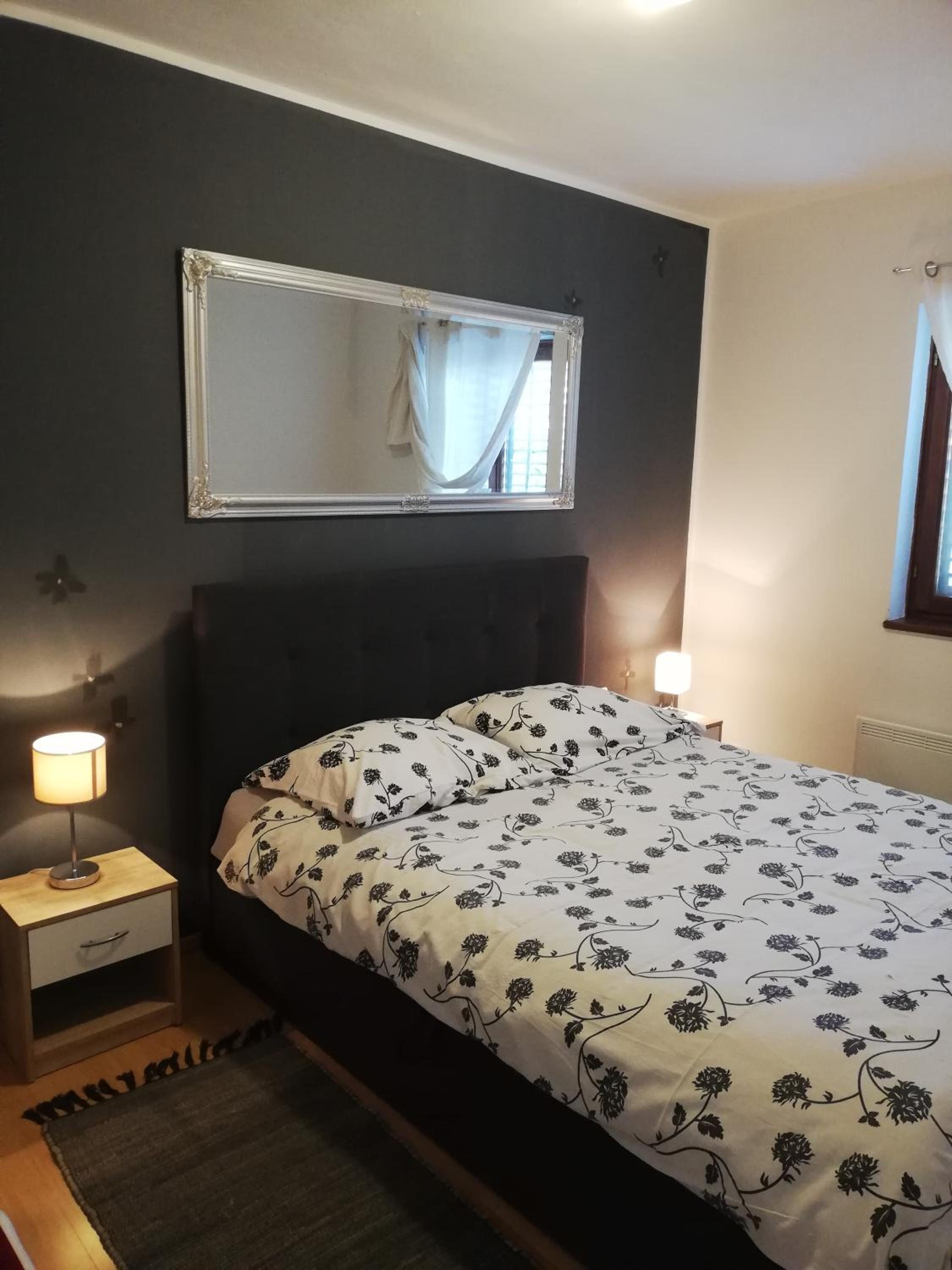 One-Bedroom Apartment with Balcony