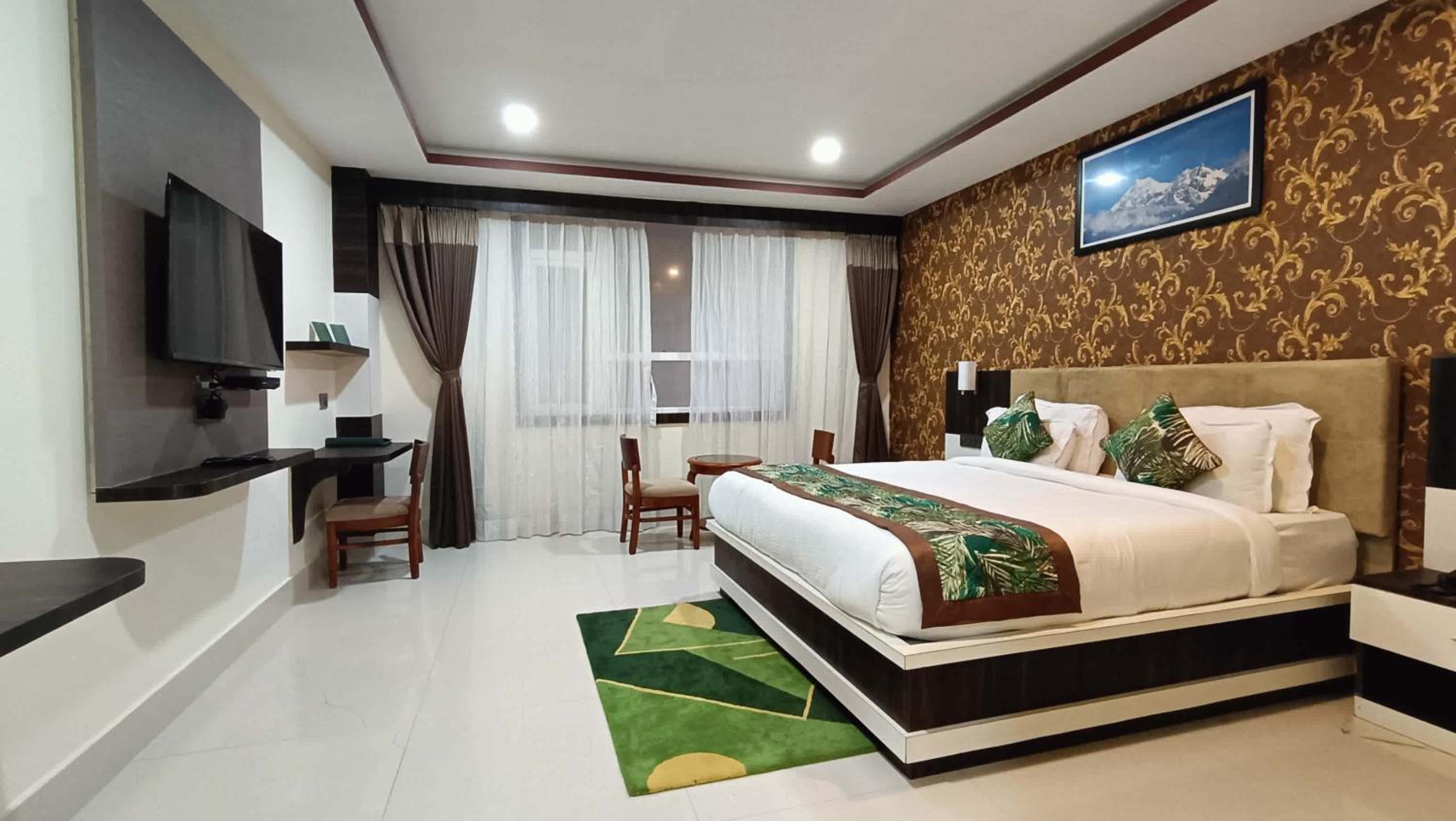 Deluxe Double Room (2 Adults + 1 Child)