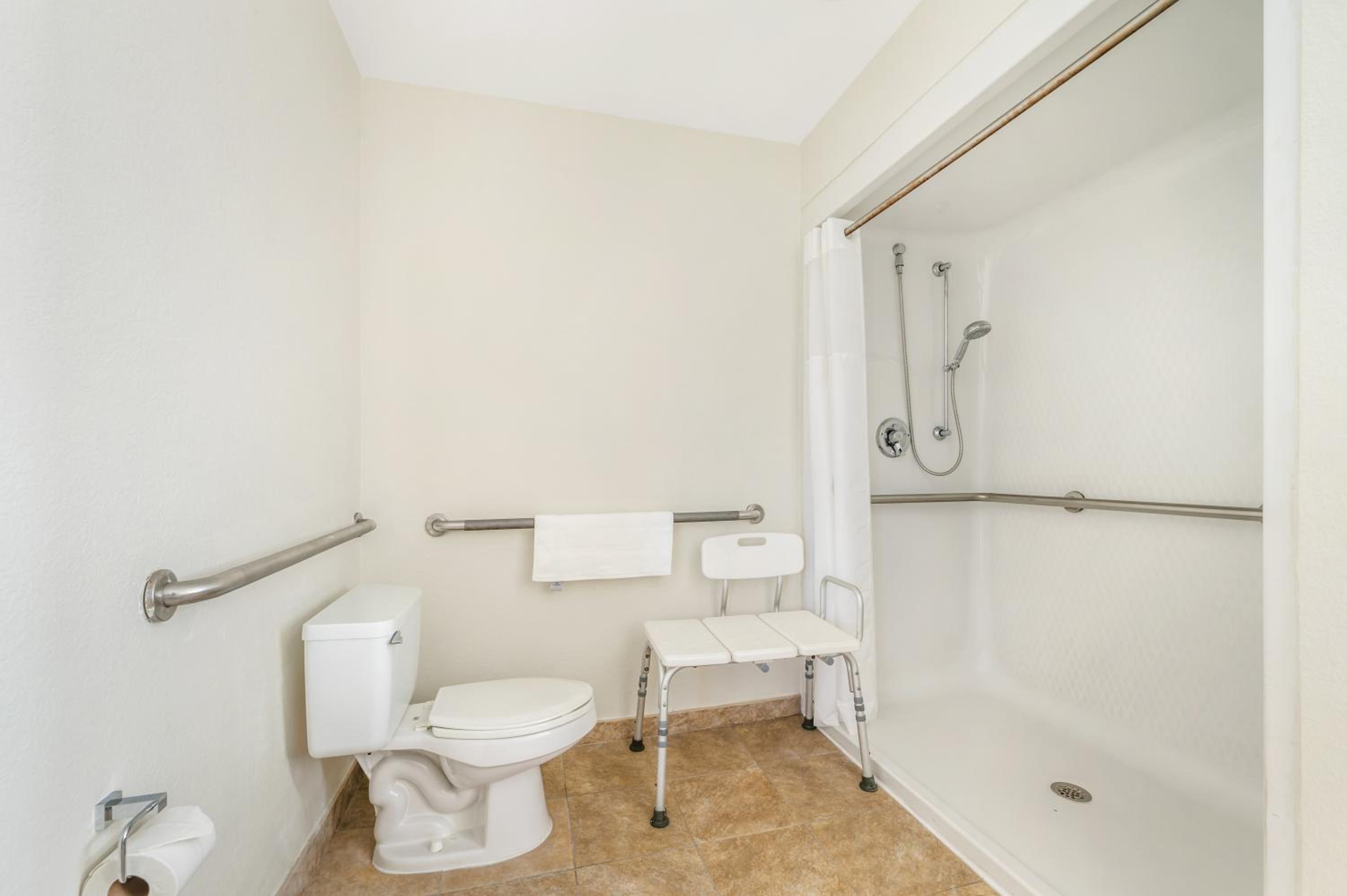 One Room Suite - Disability Access/Non Smoking - Photo 2