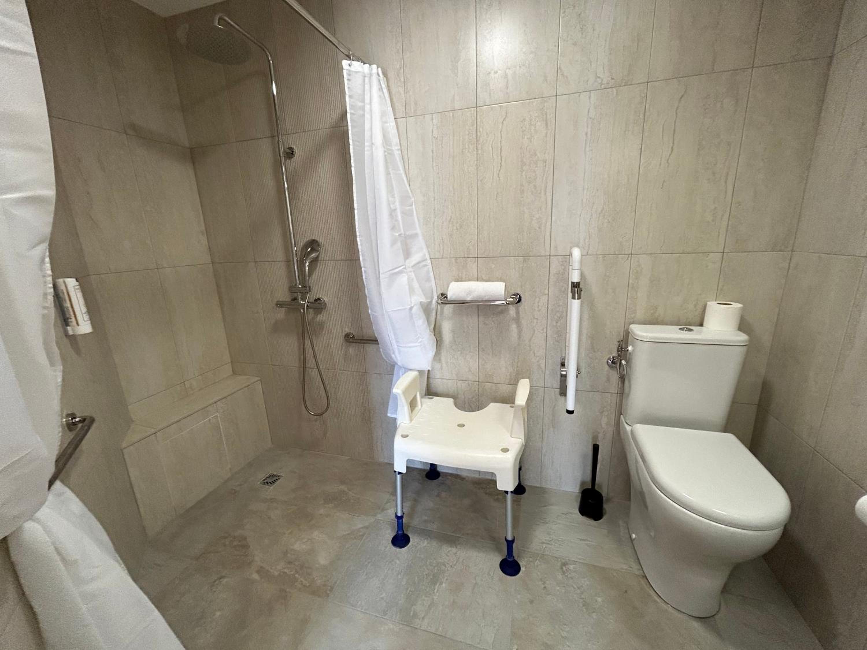 Double Room - Disability Access photo 2