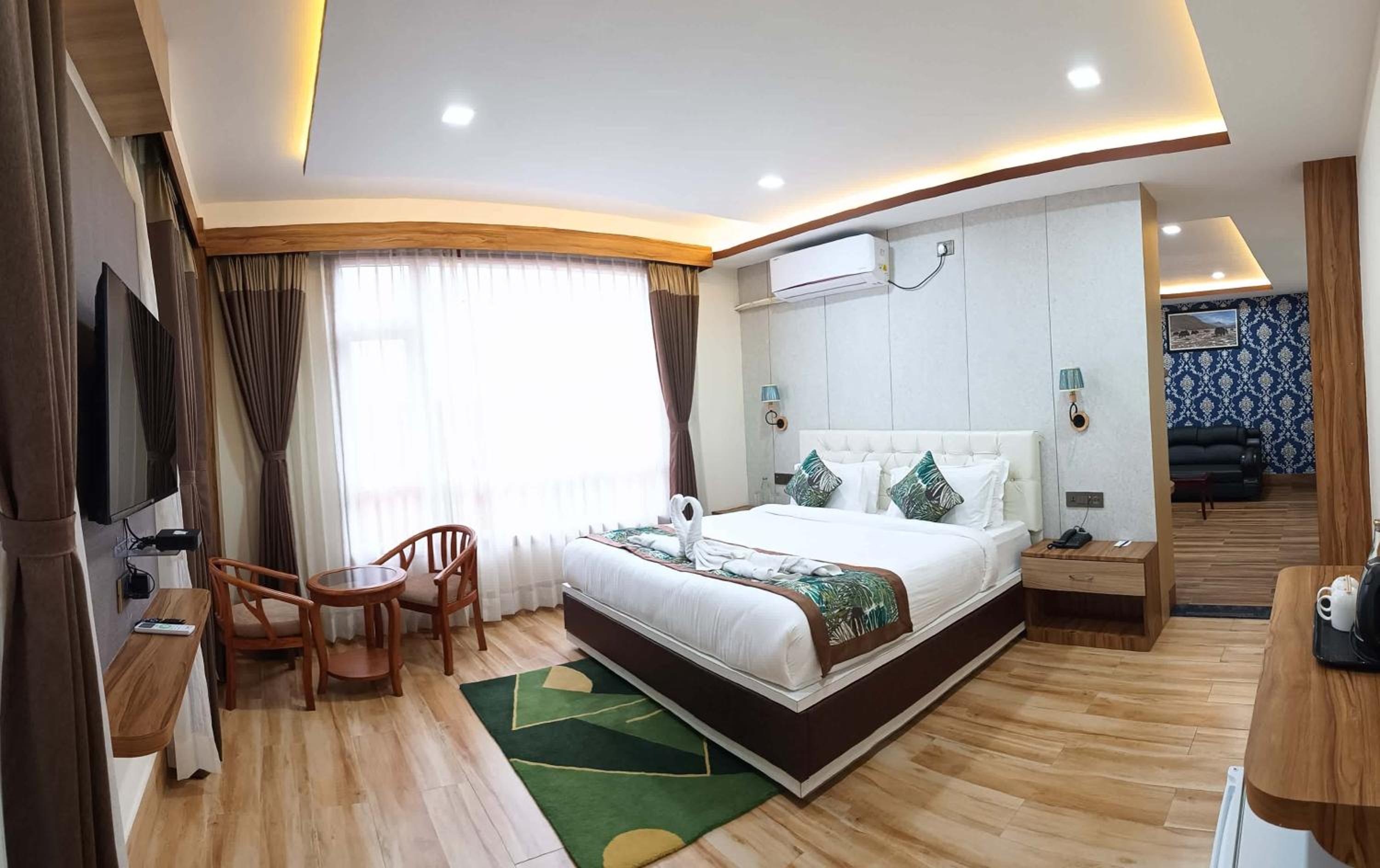 Suite With Mountain View