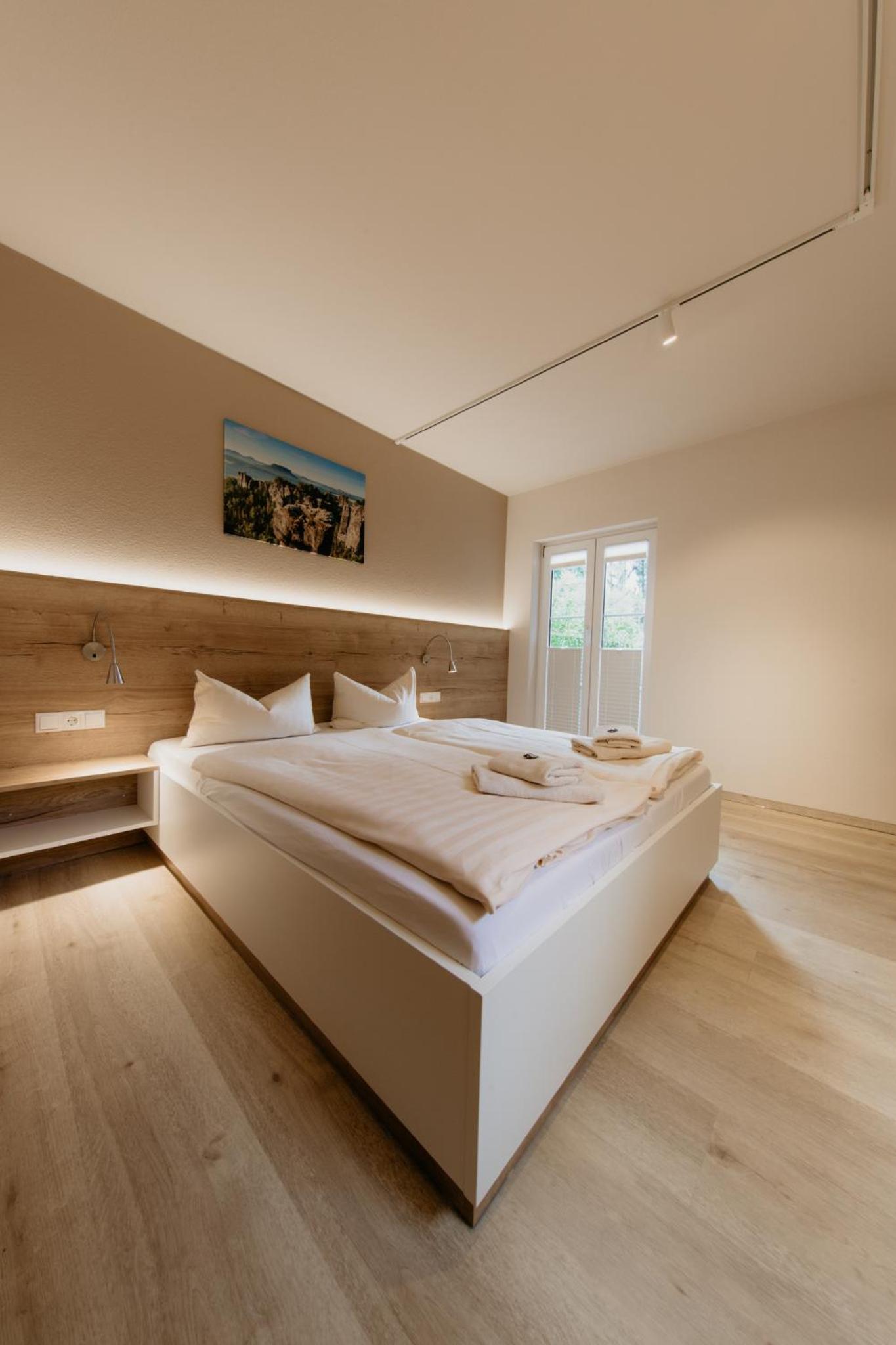Double Room with Extra Bed - Photo 1