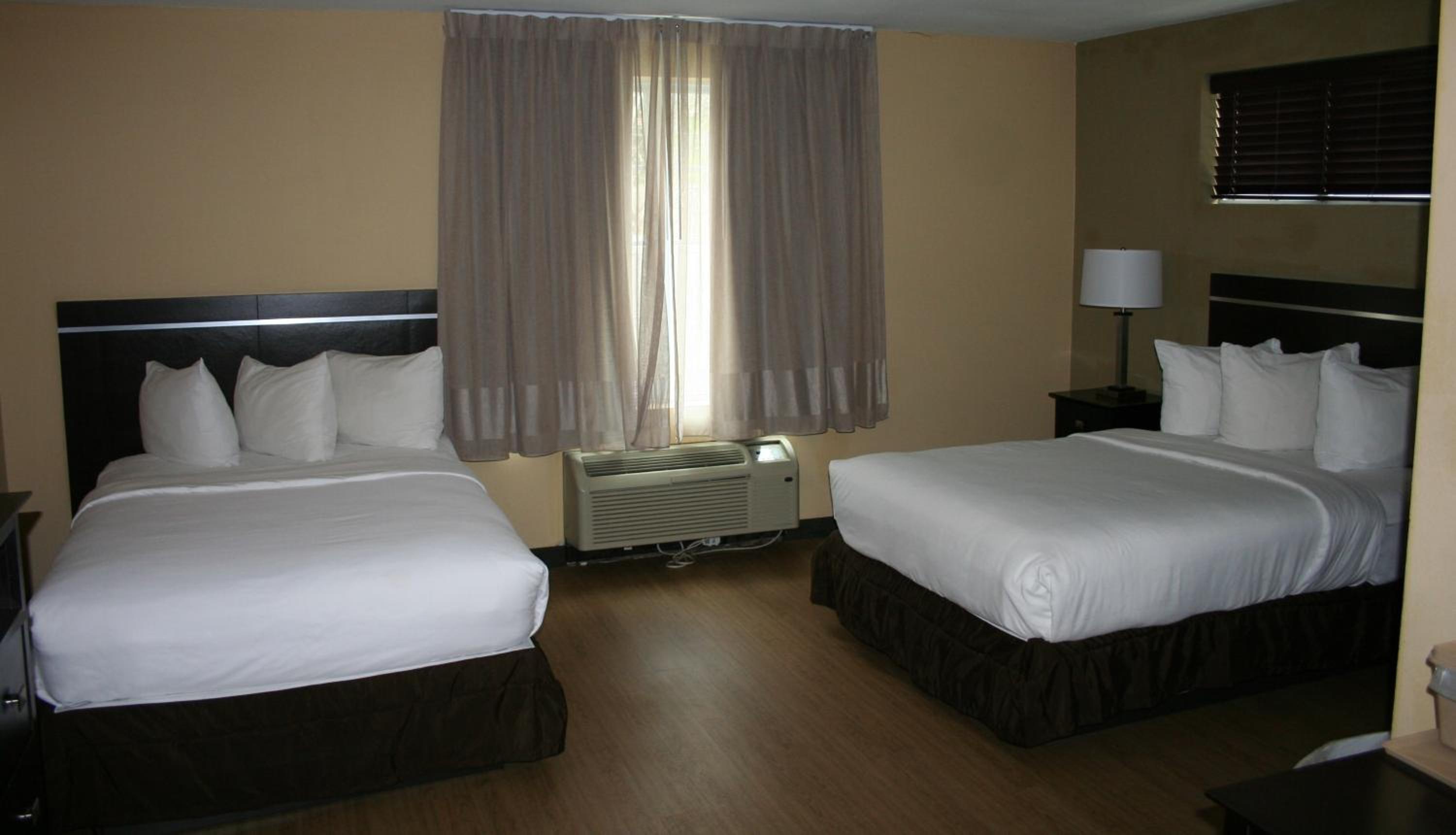 Efficiency Suite with Two Double Beds and Kitchen - Non Smoking