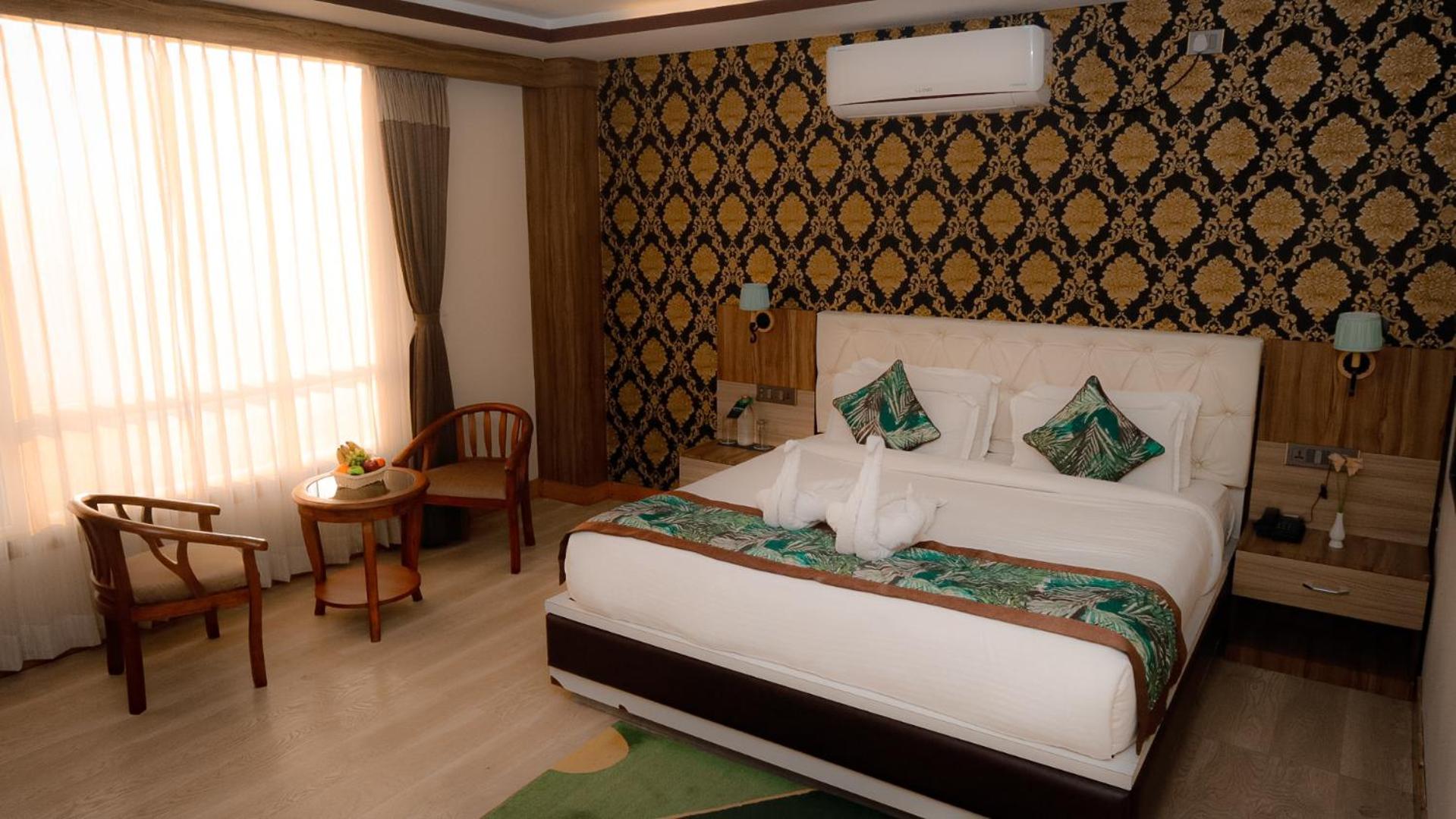 Suite With Mountain View photo 3