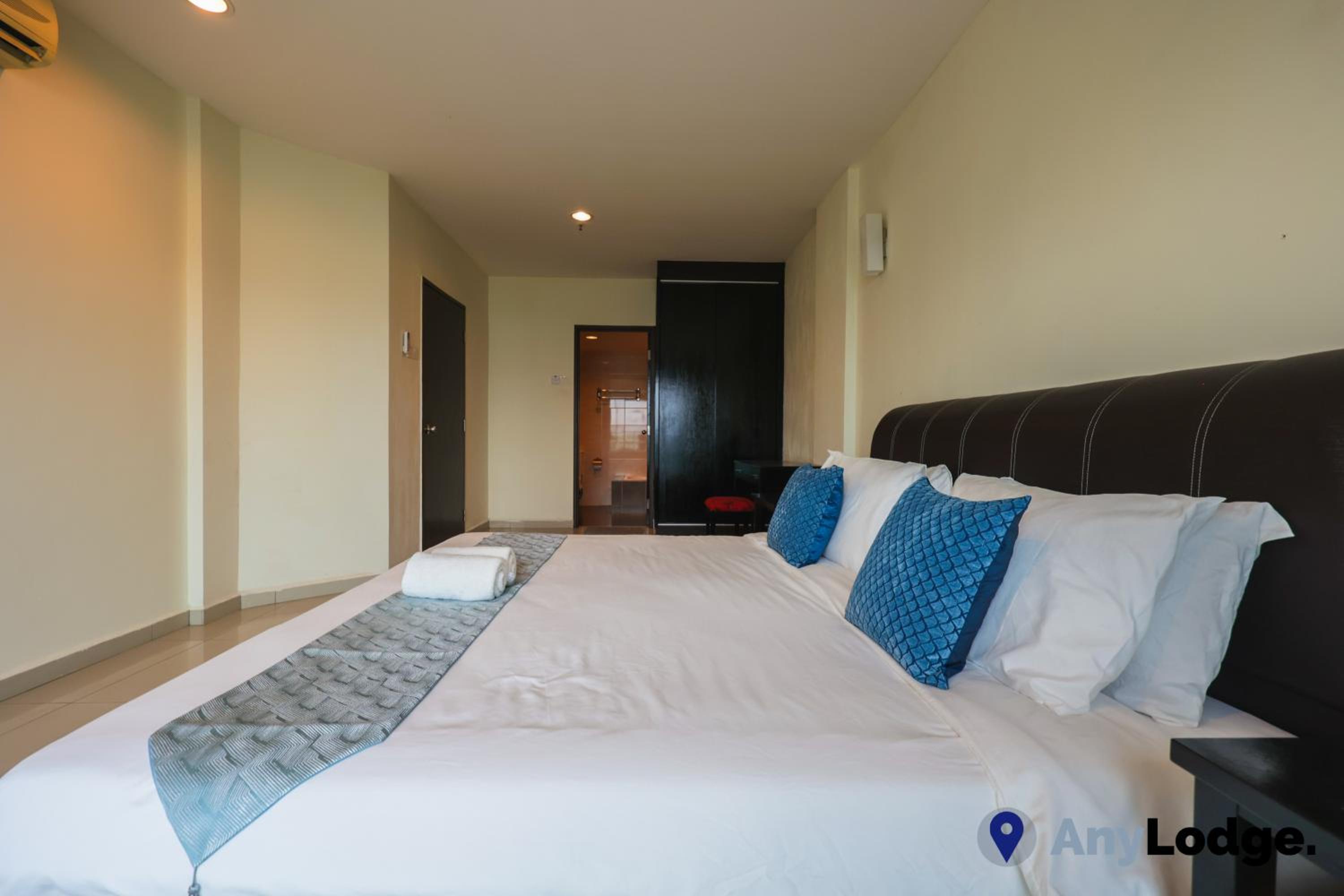 Three-Bedroom Suite photo 3