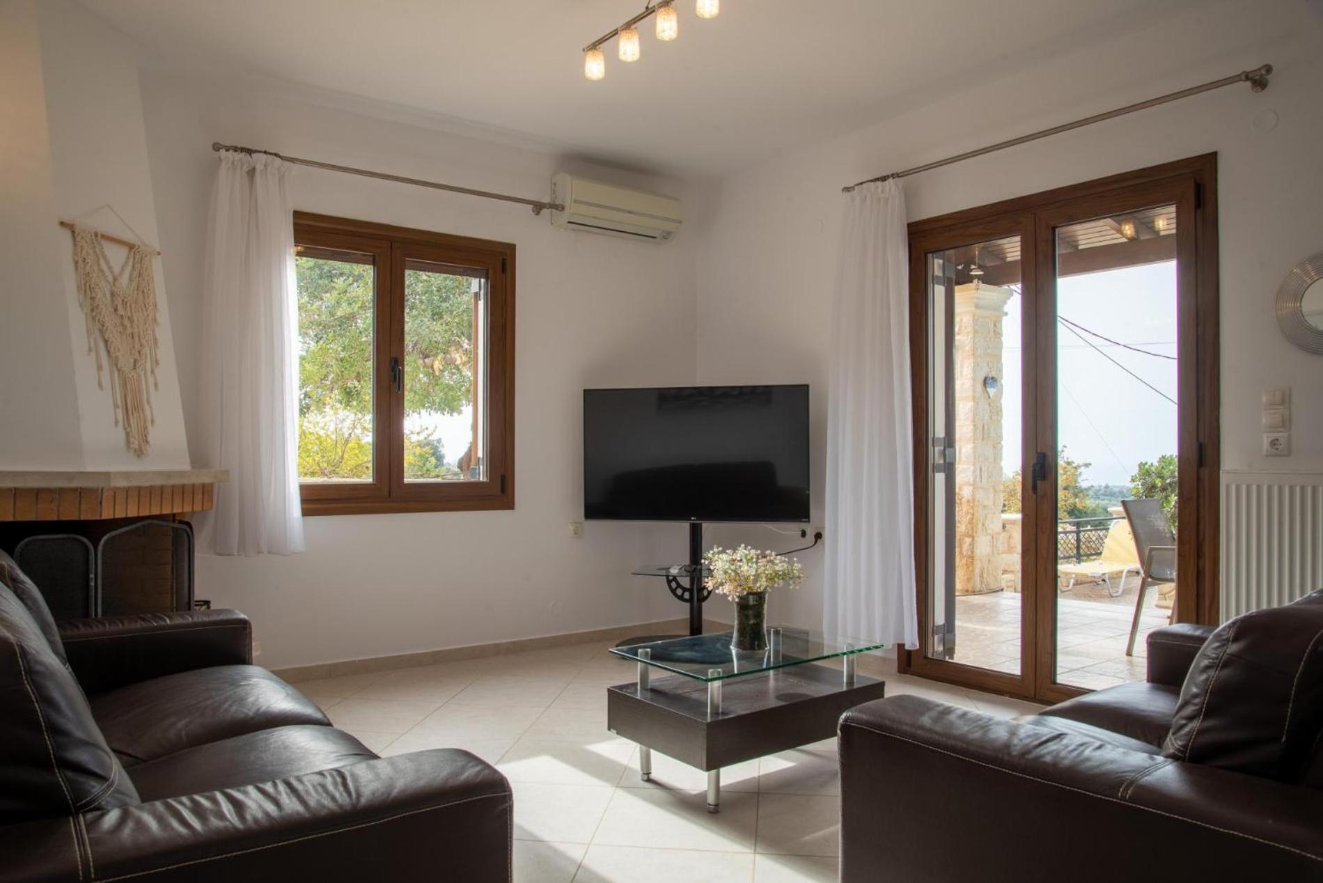 Three-Bedroom Villa photo 1