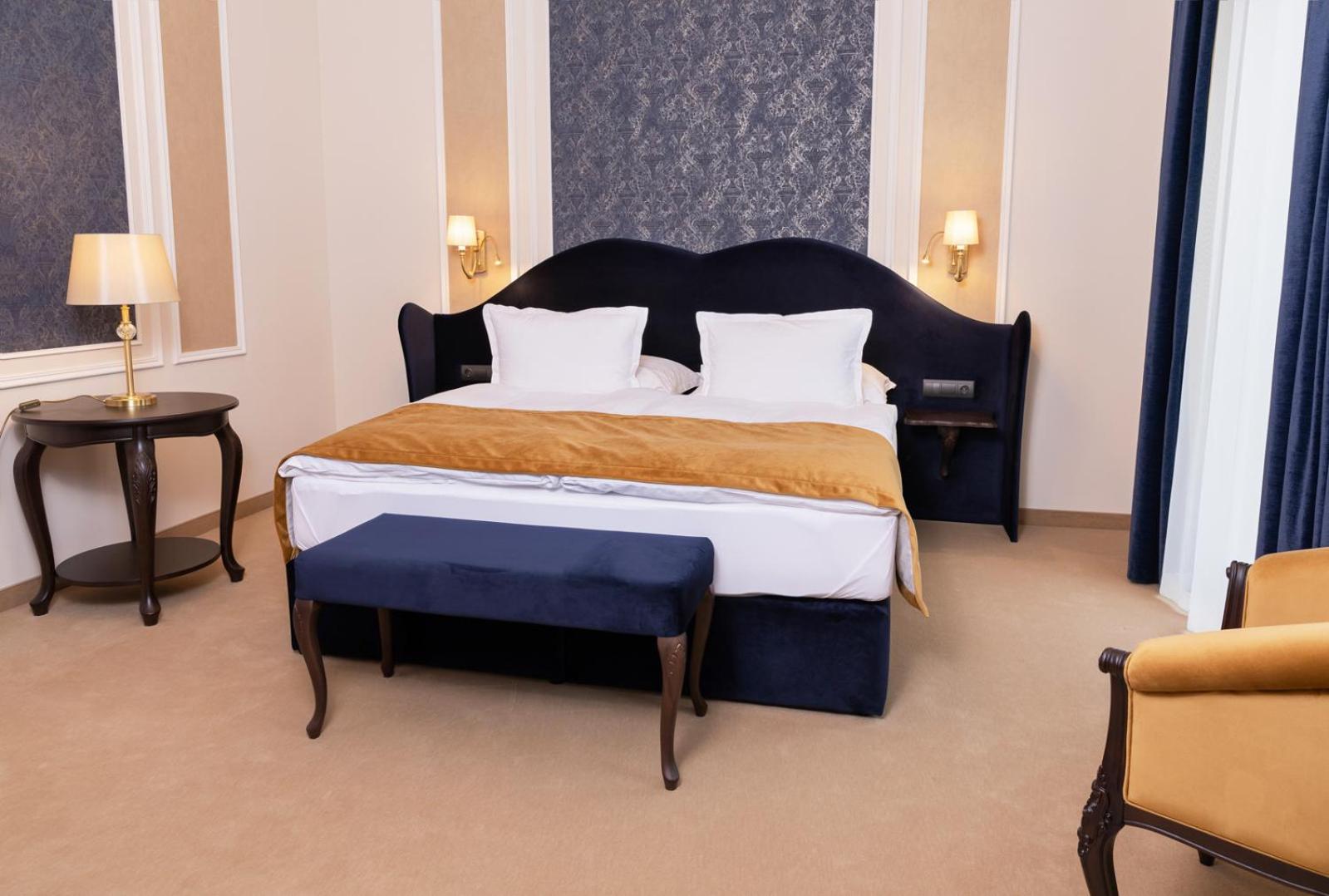 Deluxe King Room photo 1