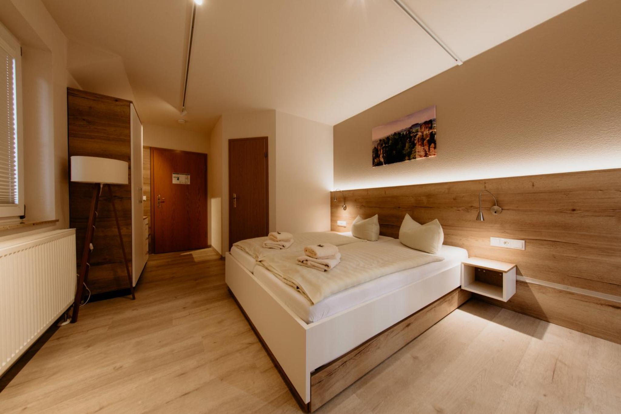 Double Room with Extra Bed - Photo 2