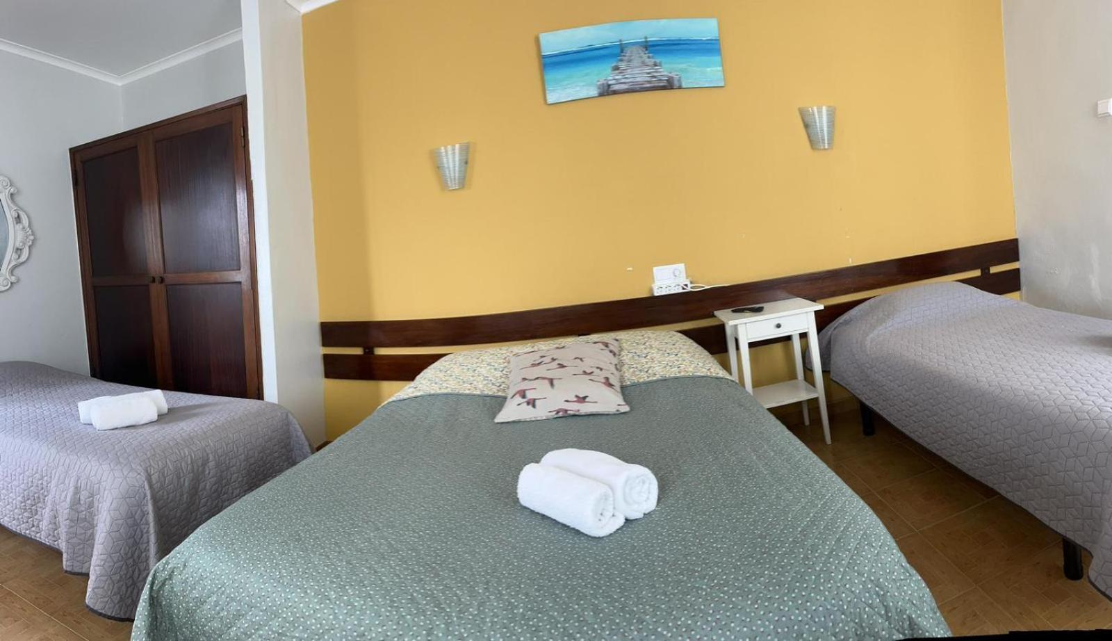 Triple Room with Private Bathroom - Photo 3