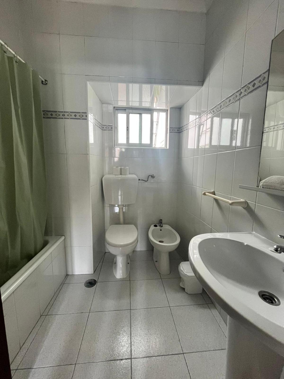 Double Room with Private Bathroom - Photo 19