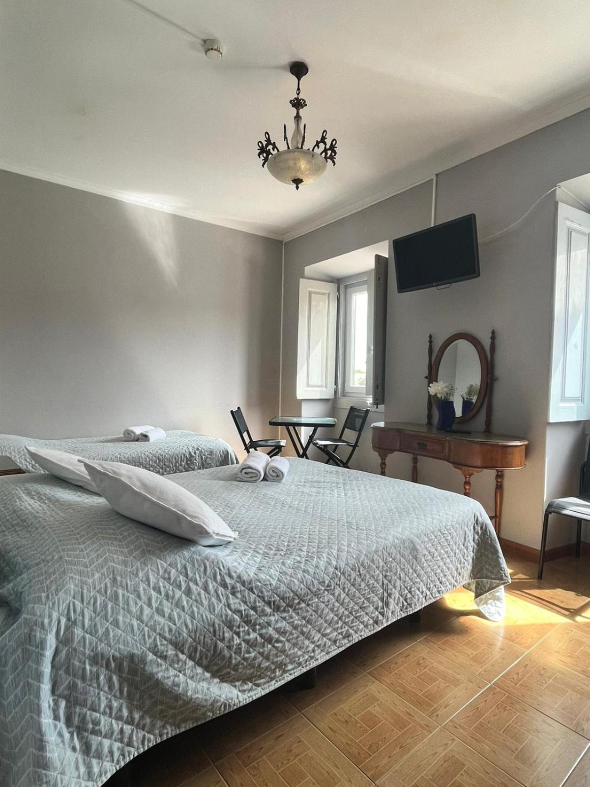 Double Room with Private Bathroom - Photo 2