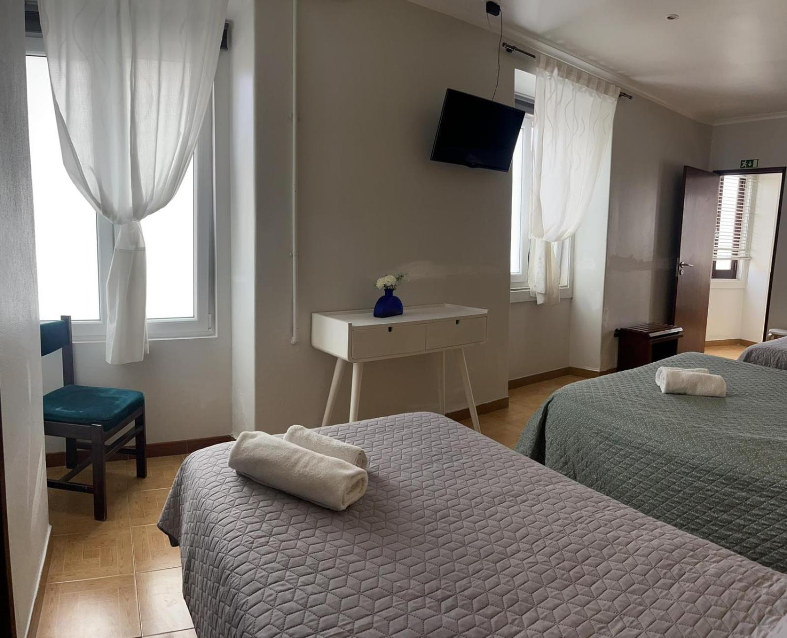 Triple Room with Private Bathroom - Photo 4