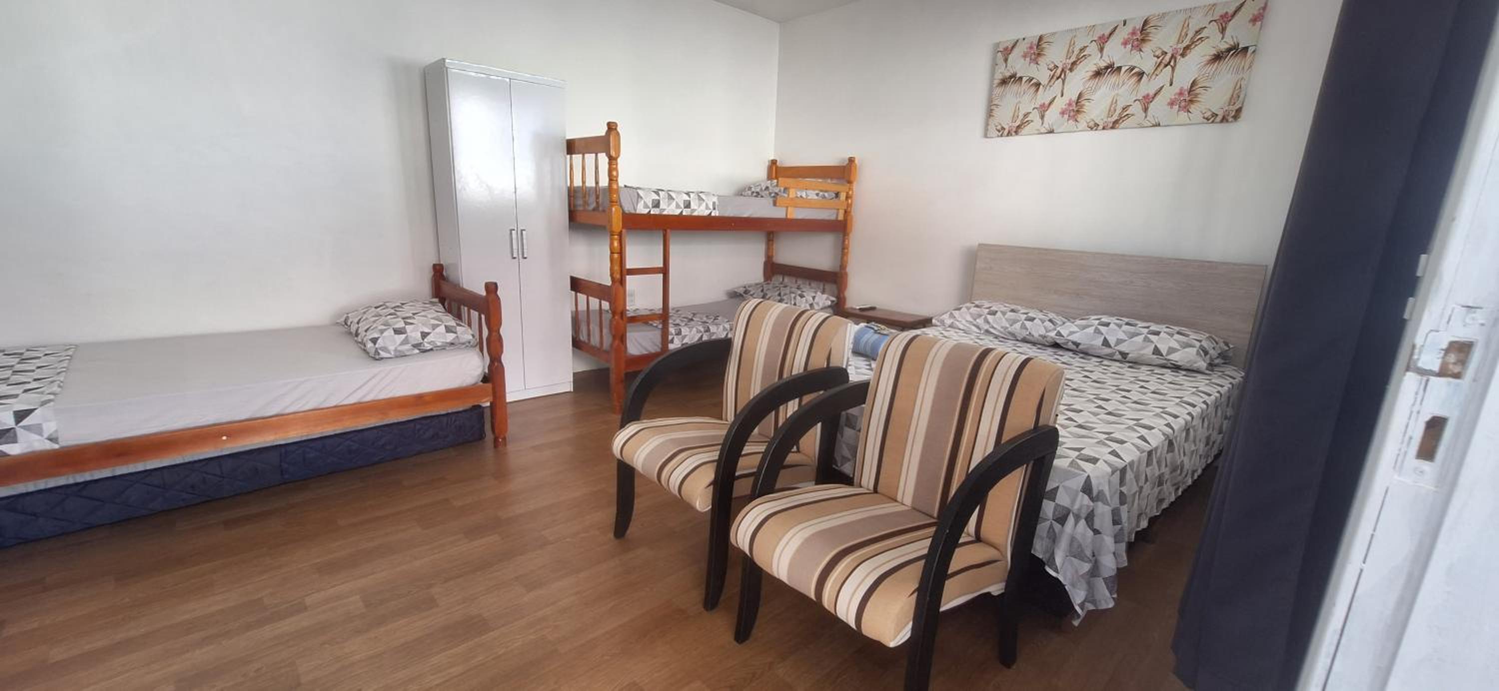Suite - Photo 3