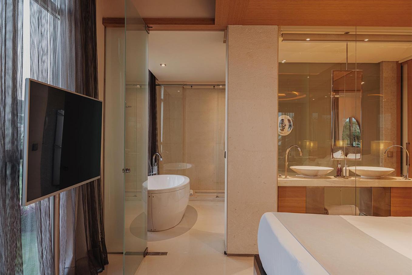 Gran Suite Esquinera con Amplia Terraza, Vista al Mar, Bañera Exterior y Acceso al SPA