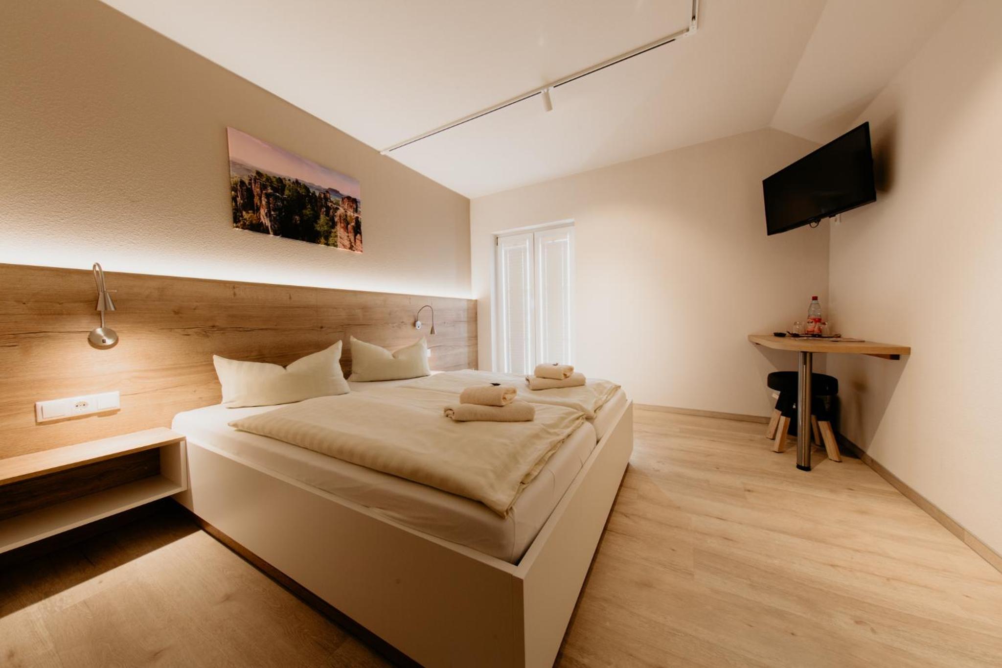 Double Room with Extra Bed - Photo 4
