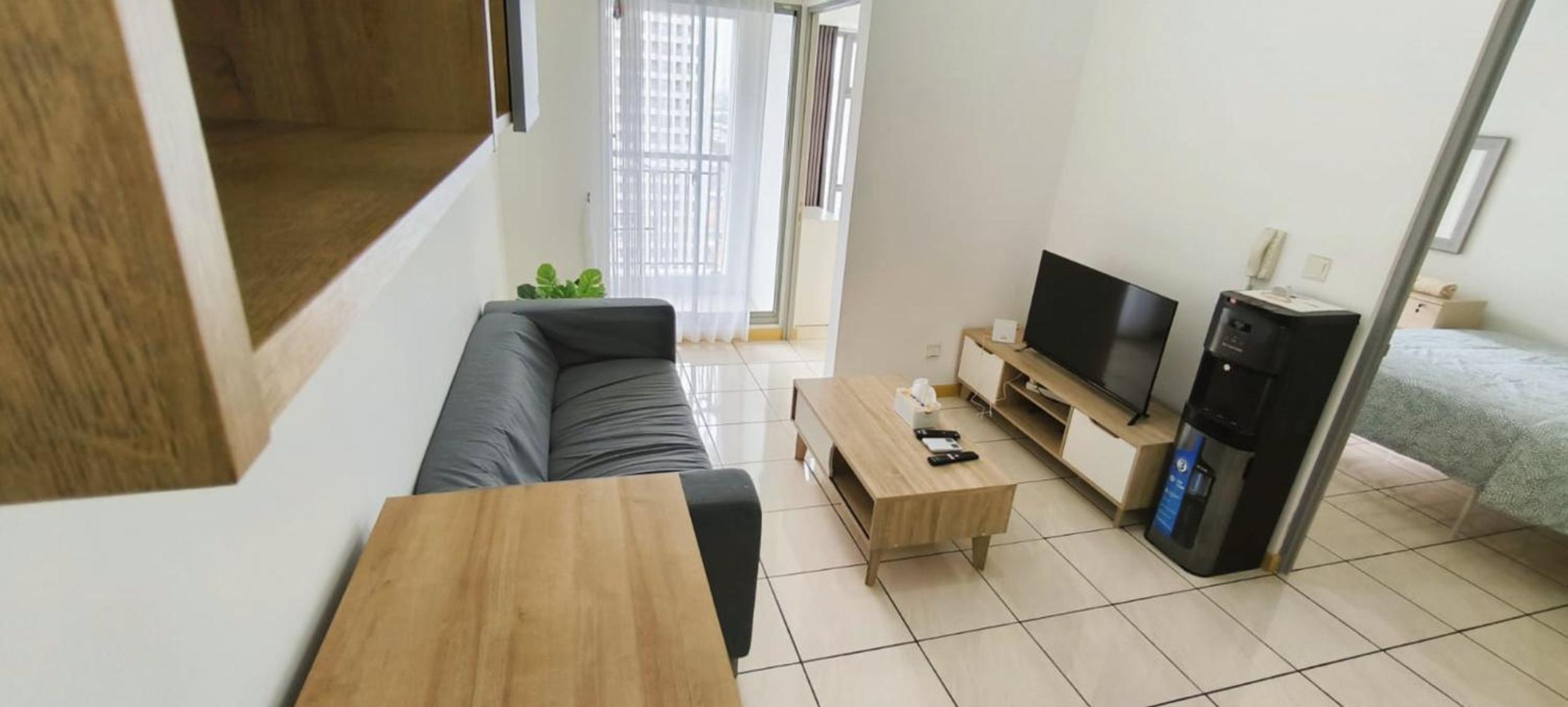 One-Bedroom Apartment photo 1