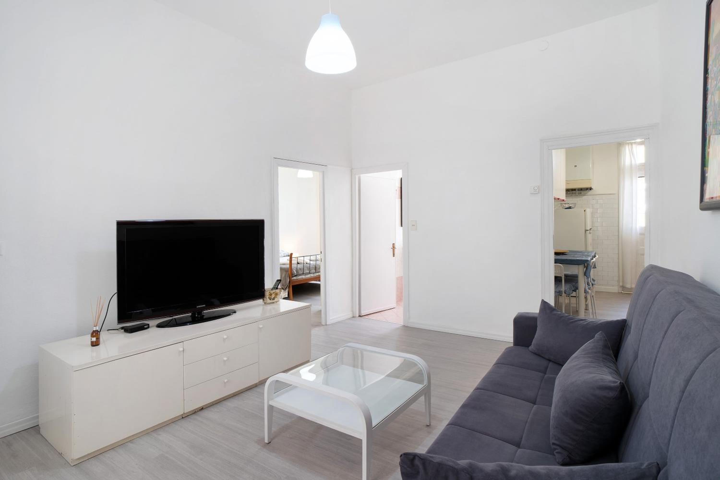 Two-Bedroom Deluxe Apartment with Balcony photo 1
