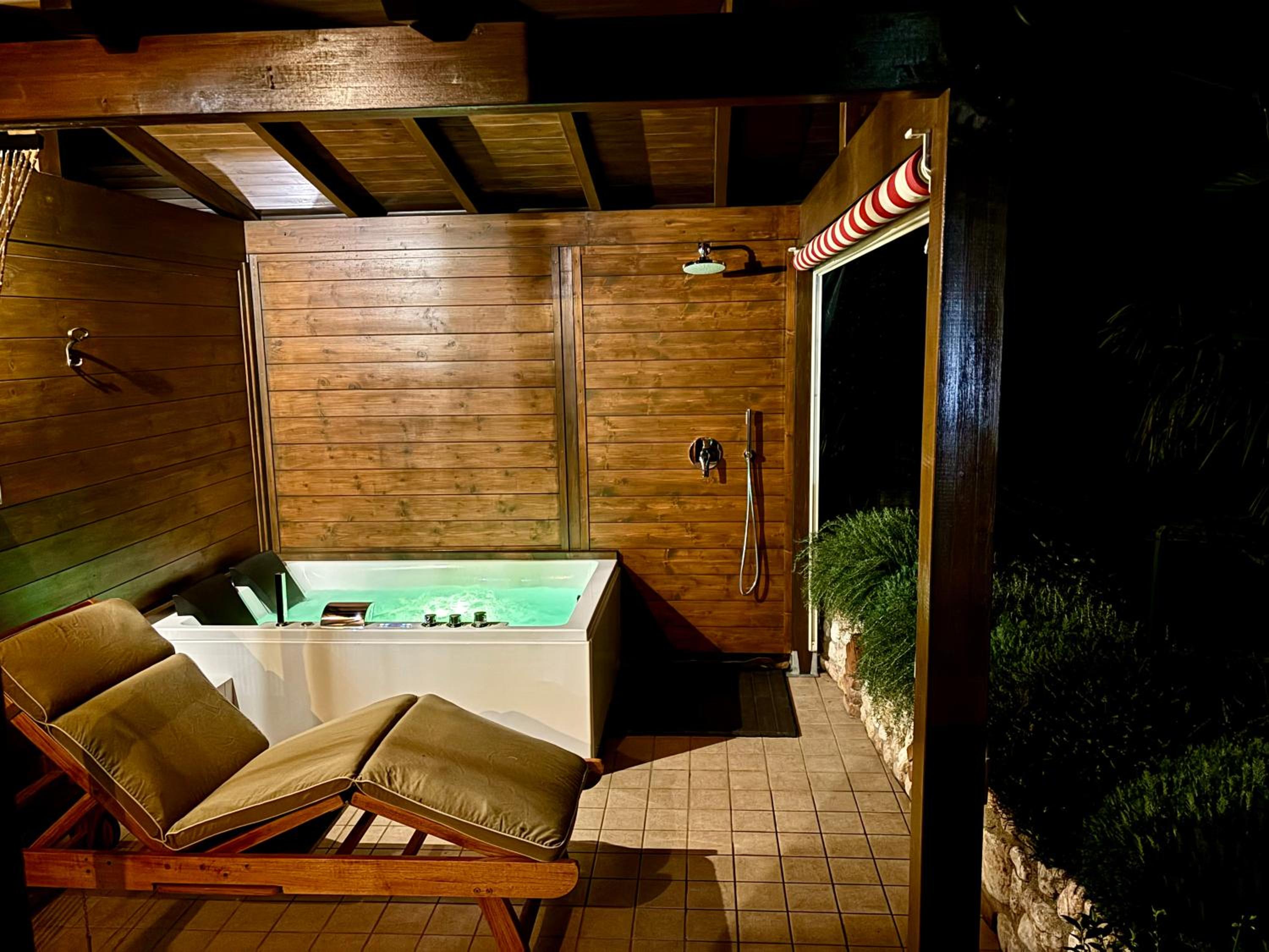 Deluxe Double or Twin Room with Spa Bath - Photo 43