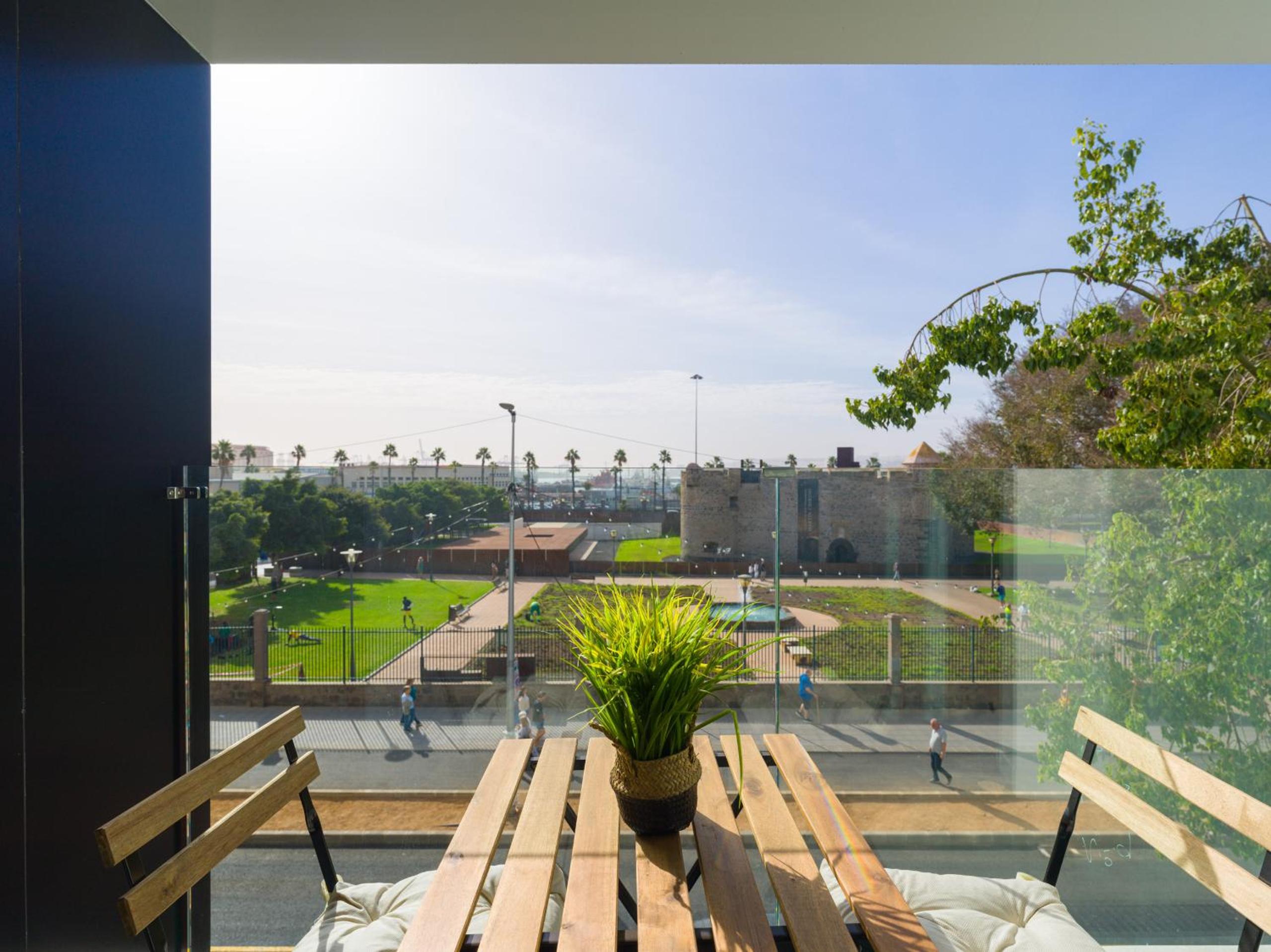 Studio with Balcony photo 2