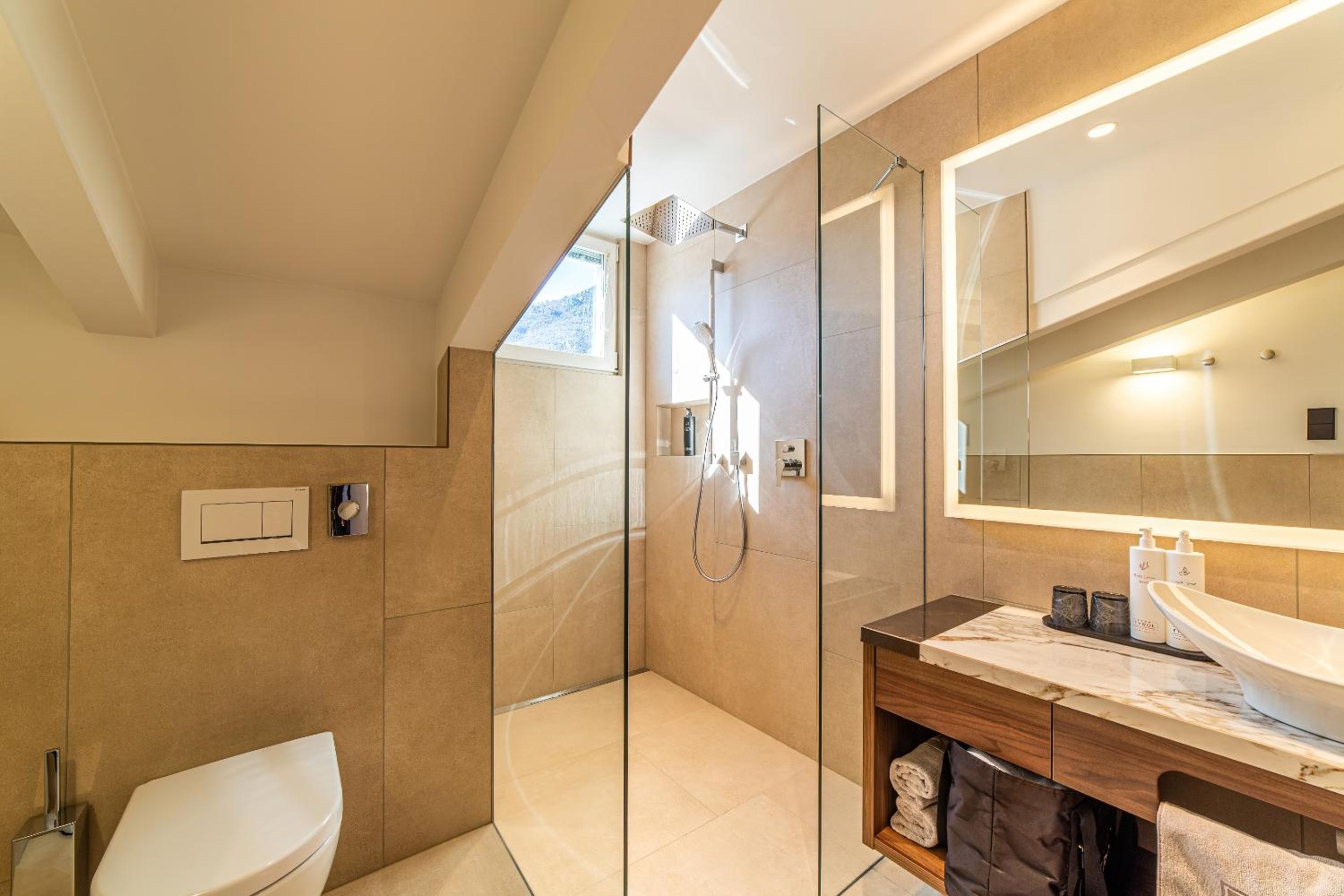 Deluxe Family Suite photo 2