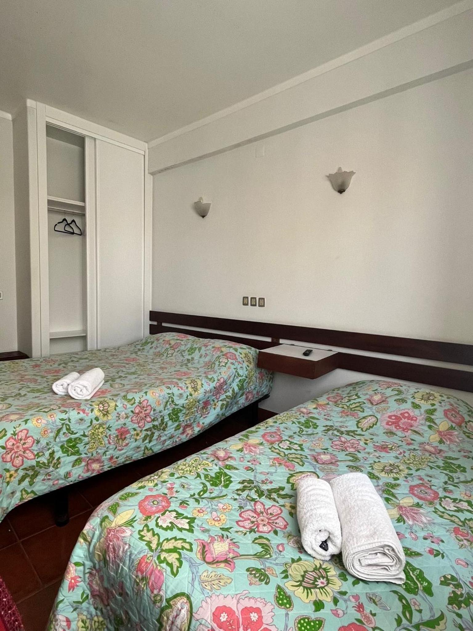 Double Room with Private Bathroom - Photo 10