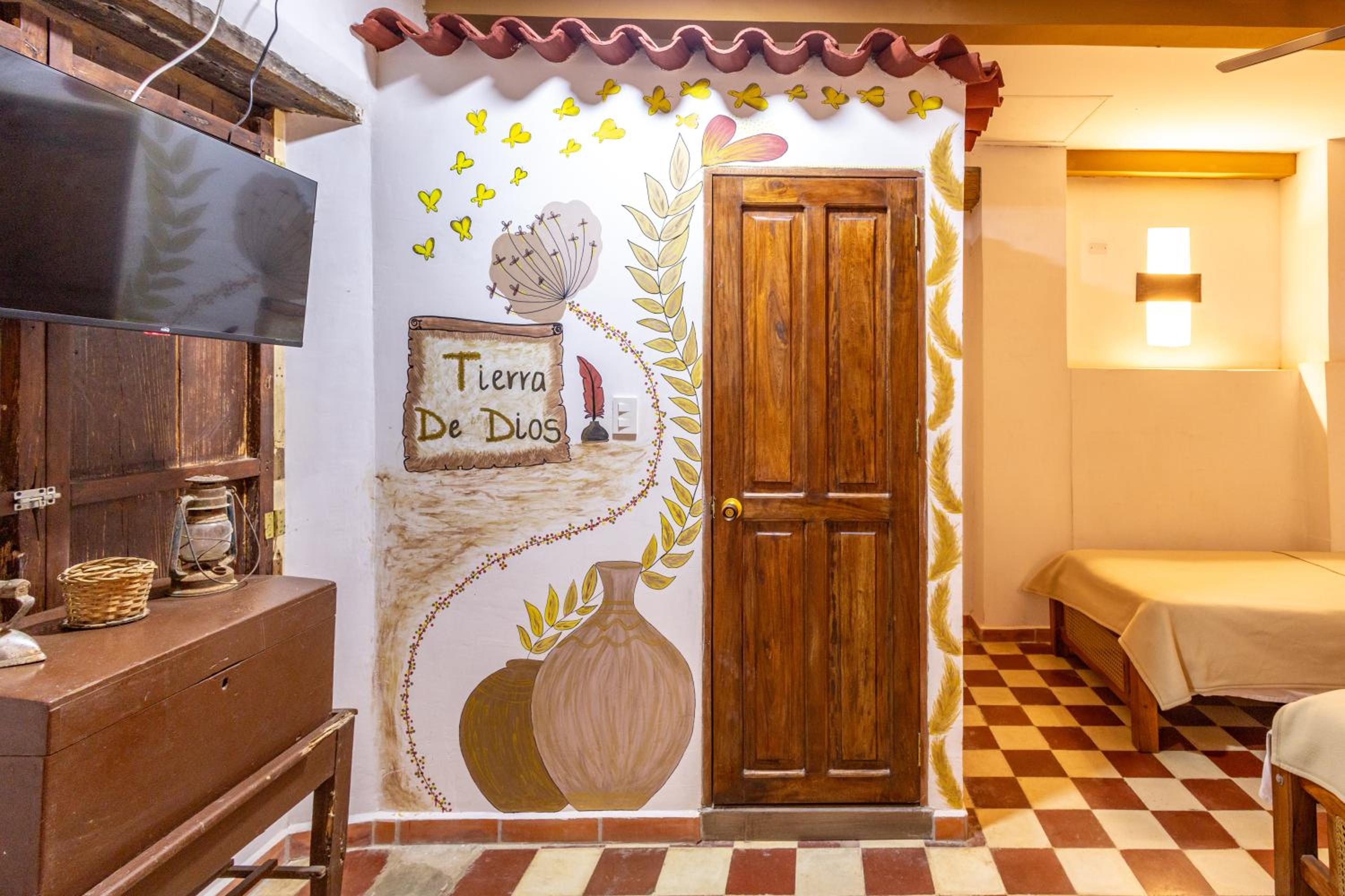 Triple Room with Private Bathroom photo 2