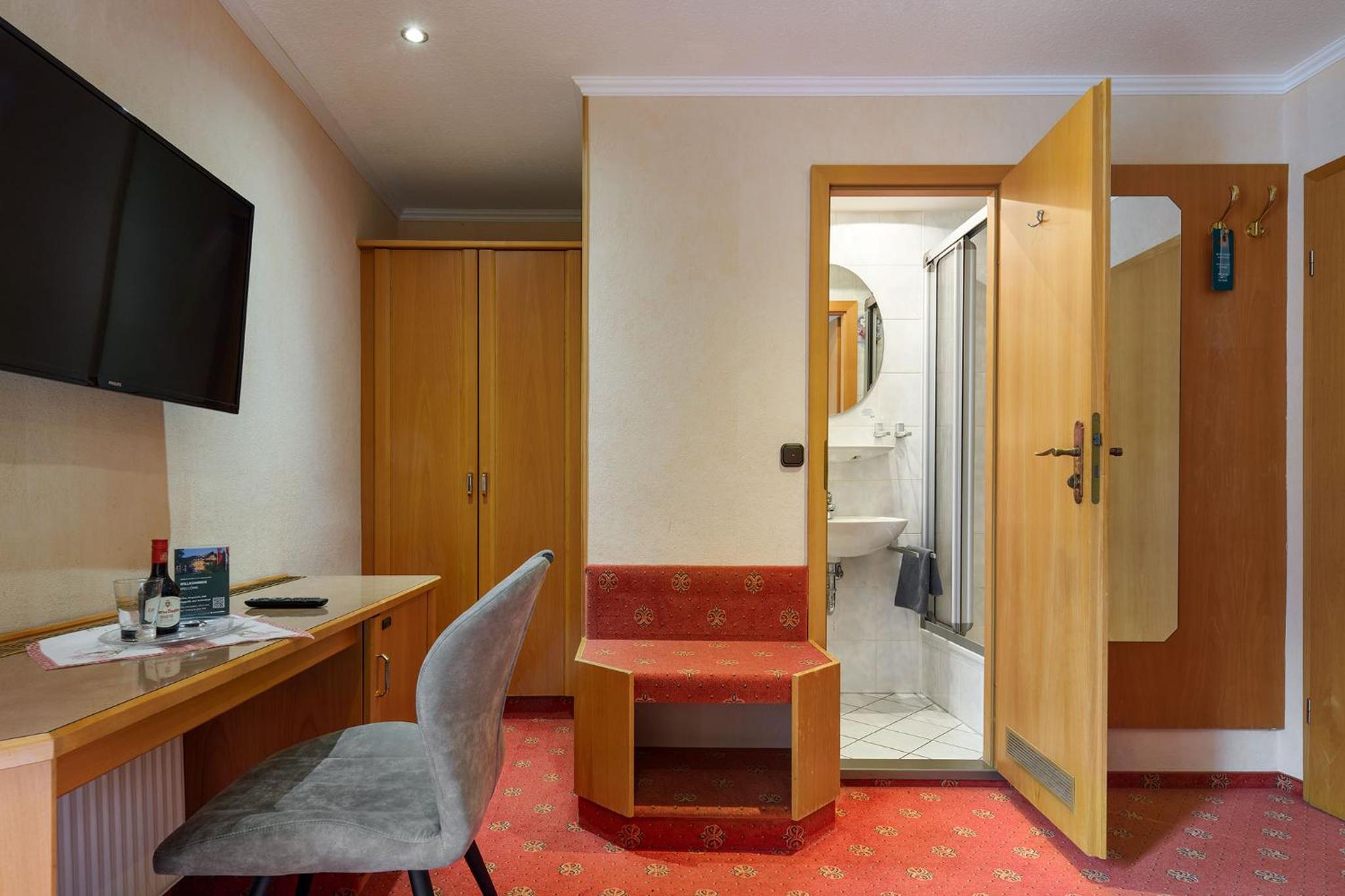 Single Room with Balcony photo 3