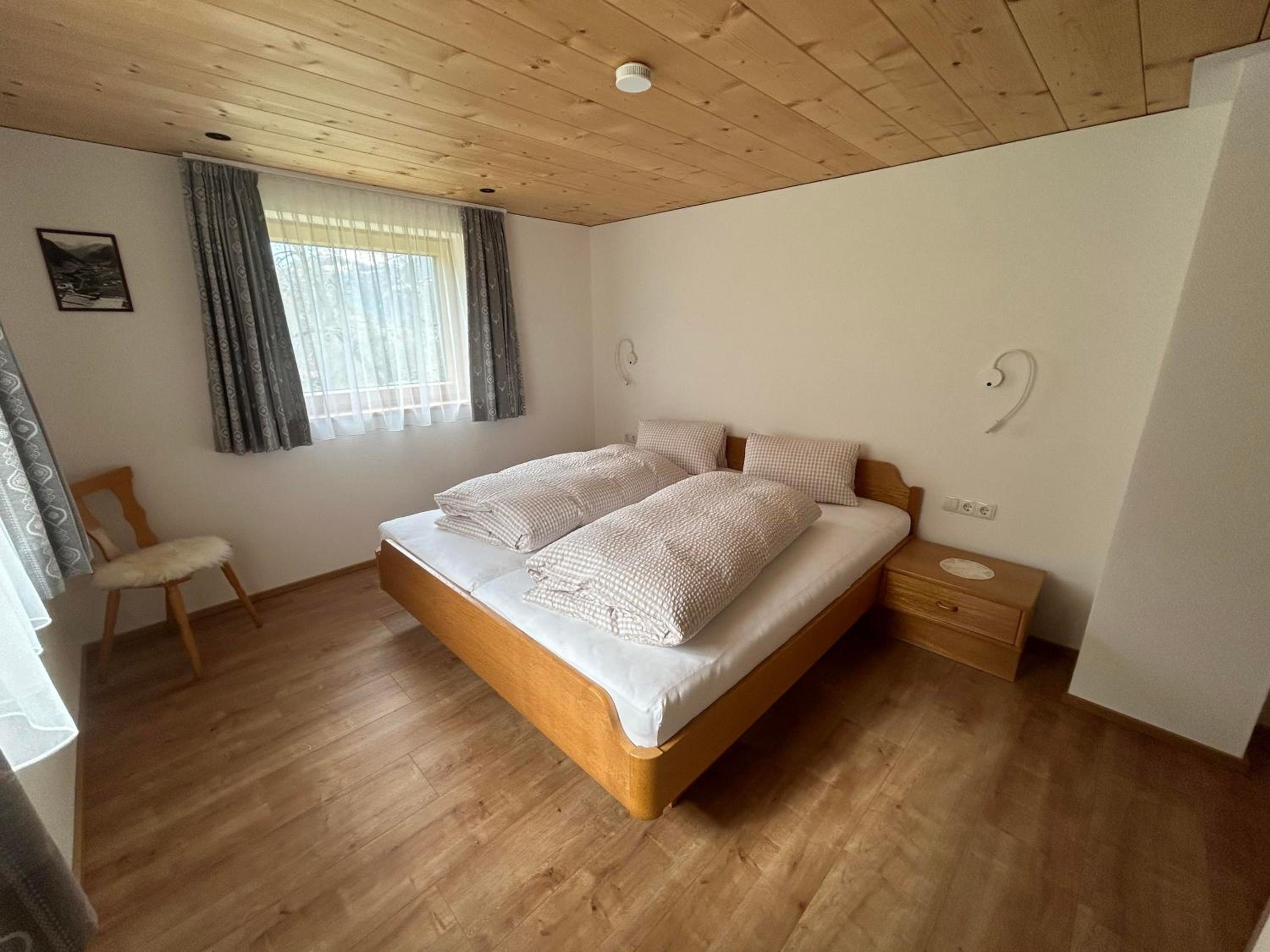 One-Bedroom Apartment with Shower photo 2