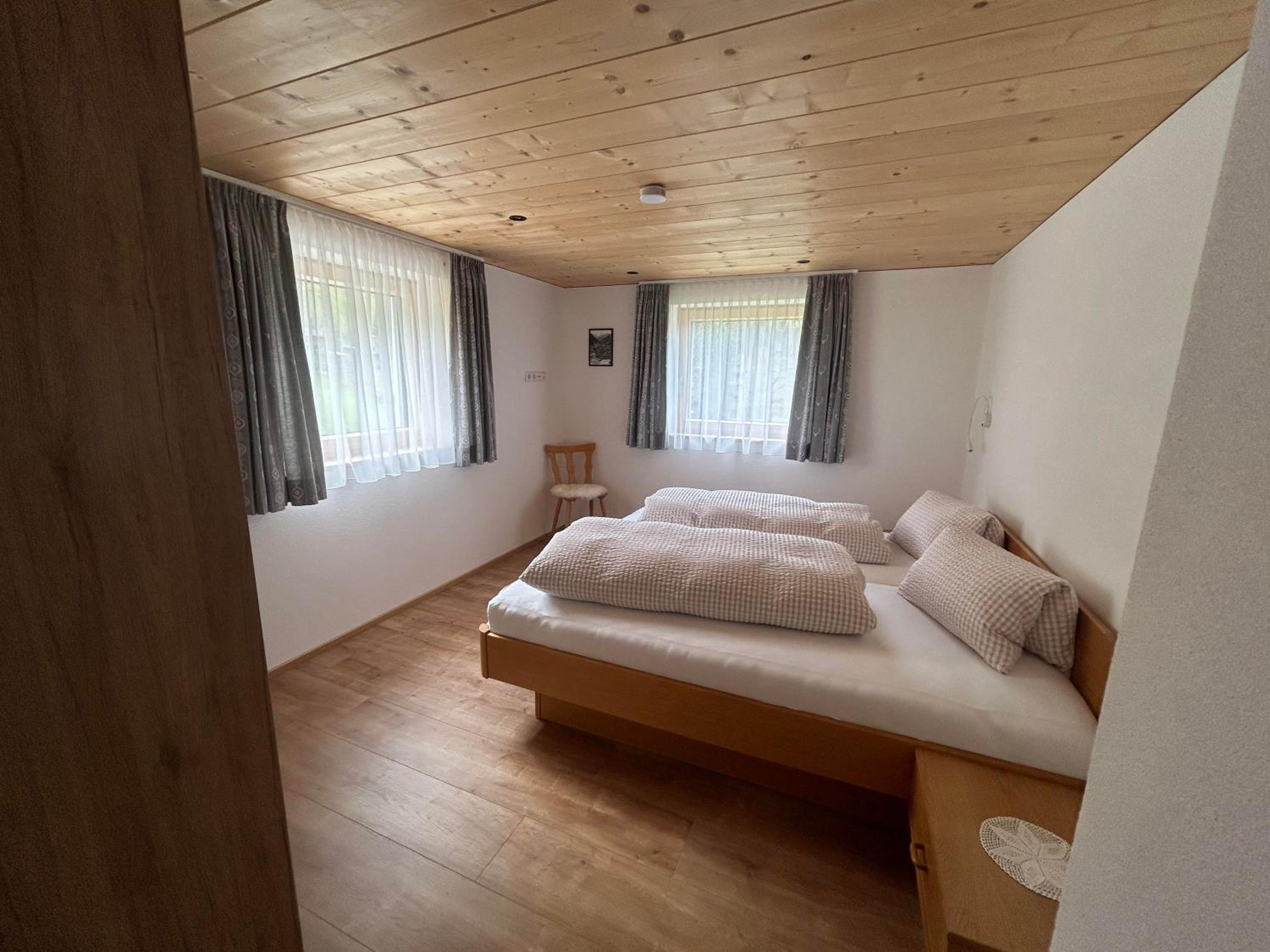 One-Bedroom Apartment with Shower photo 3