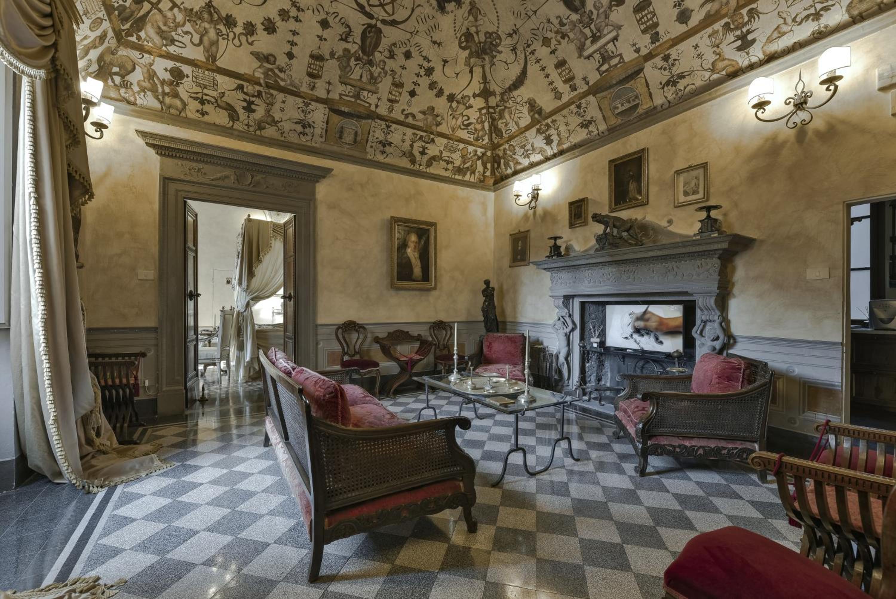 Imperial Suite - Photo 22