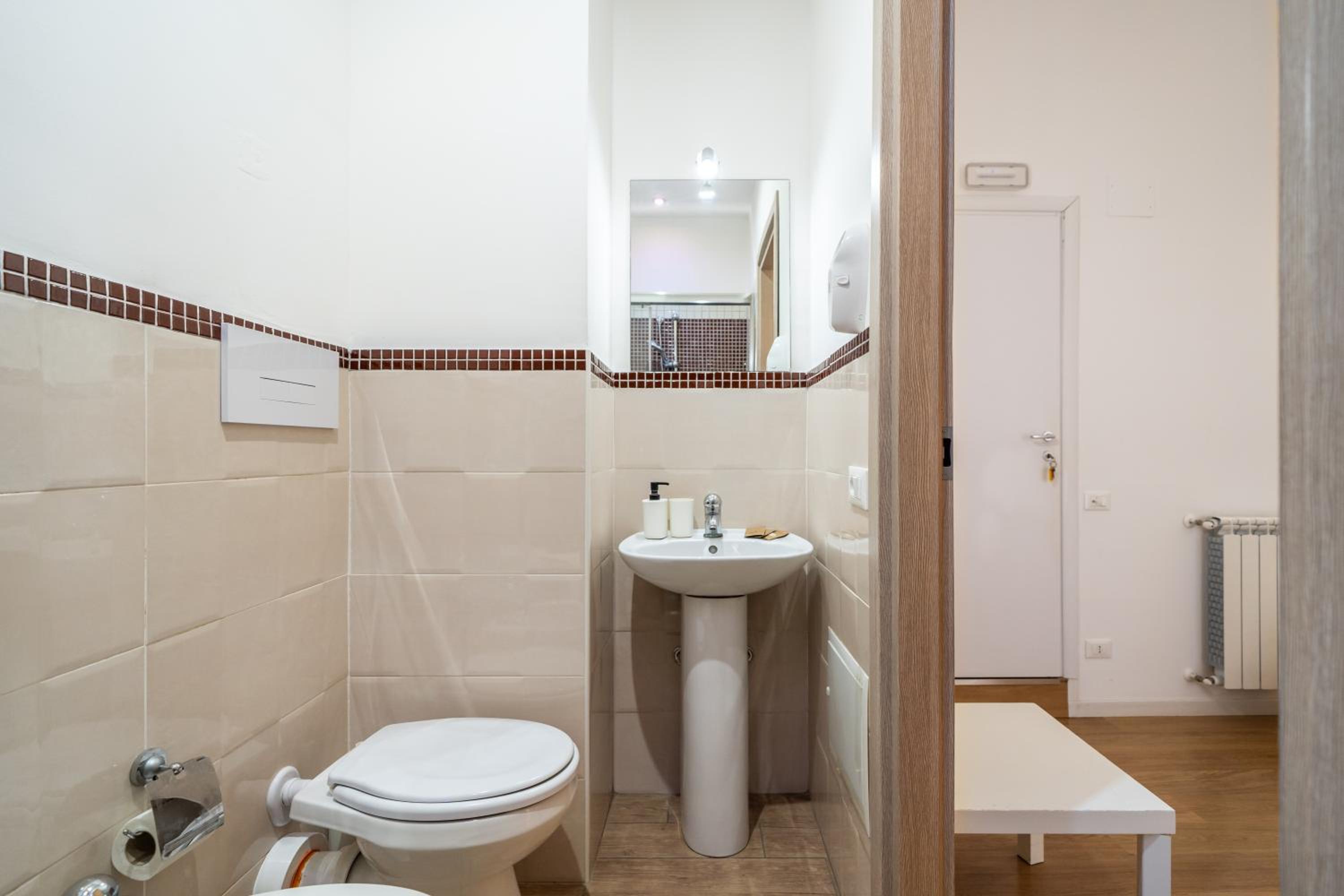 Double Room - Photo 10