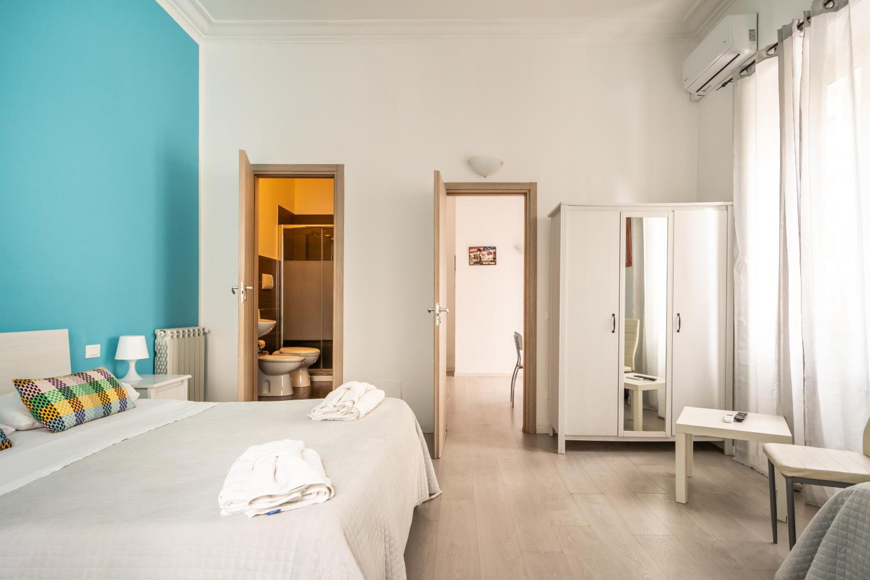 Quadruple Room - Photo 2
