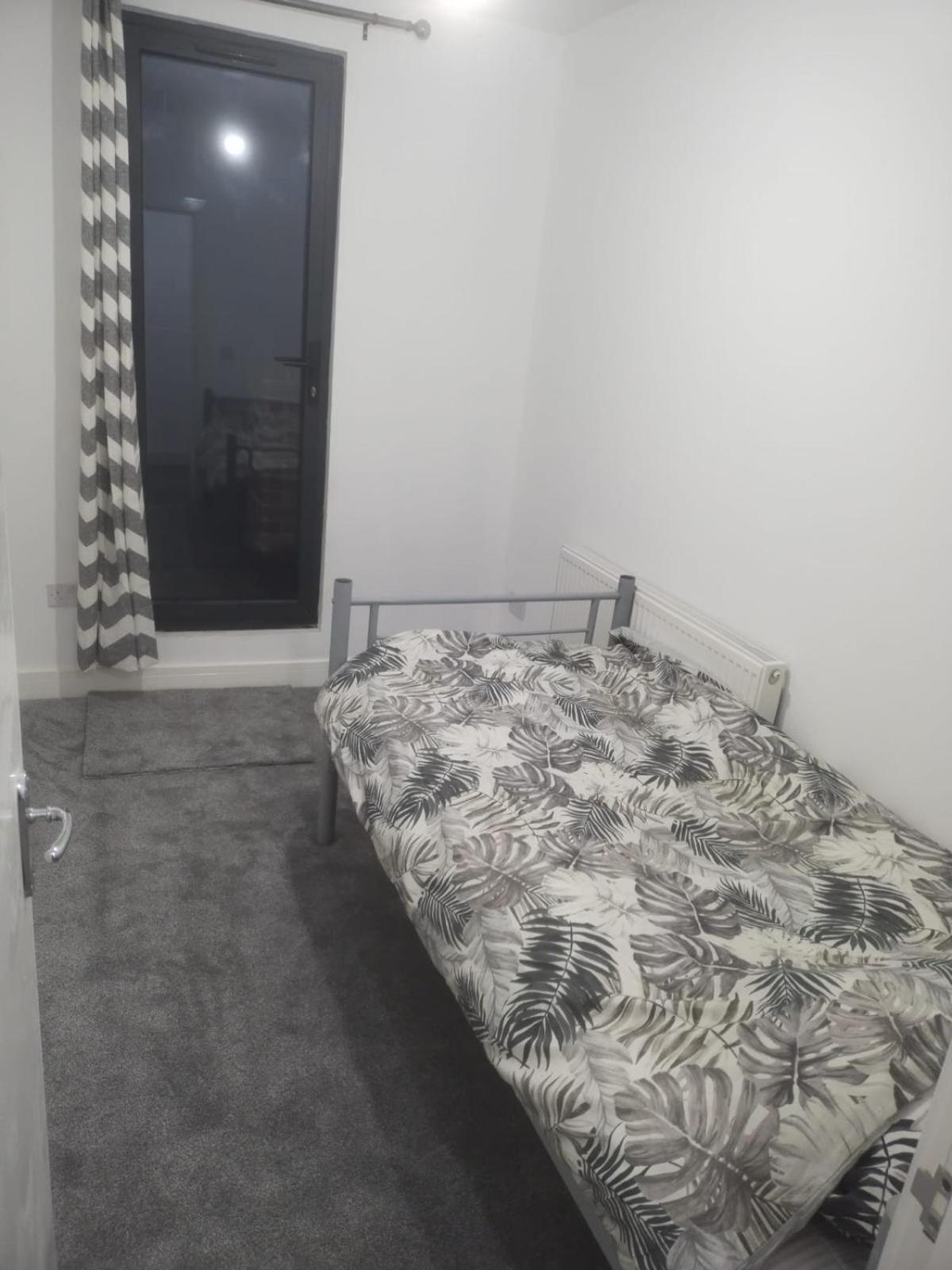 Single Room with Shared Bathroom