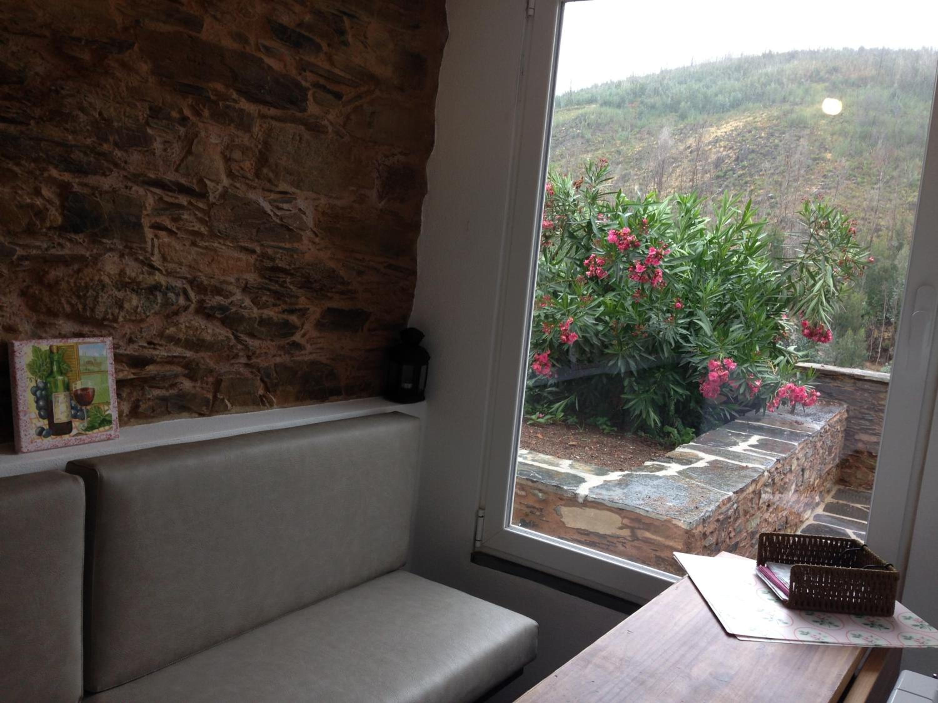 Two-Bedroom House - Photo 20