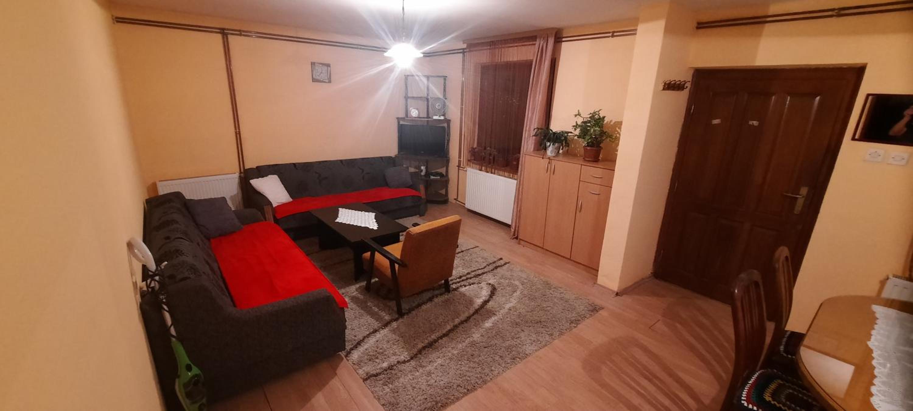 One-Bedroom Apartment photo 1
