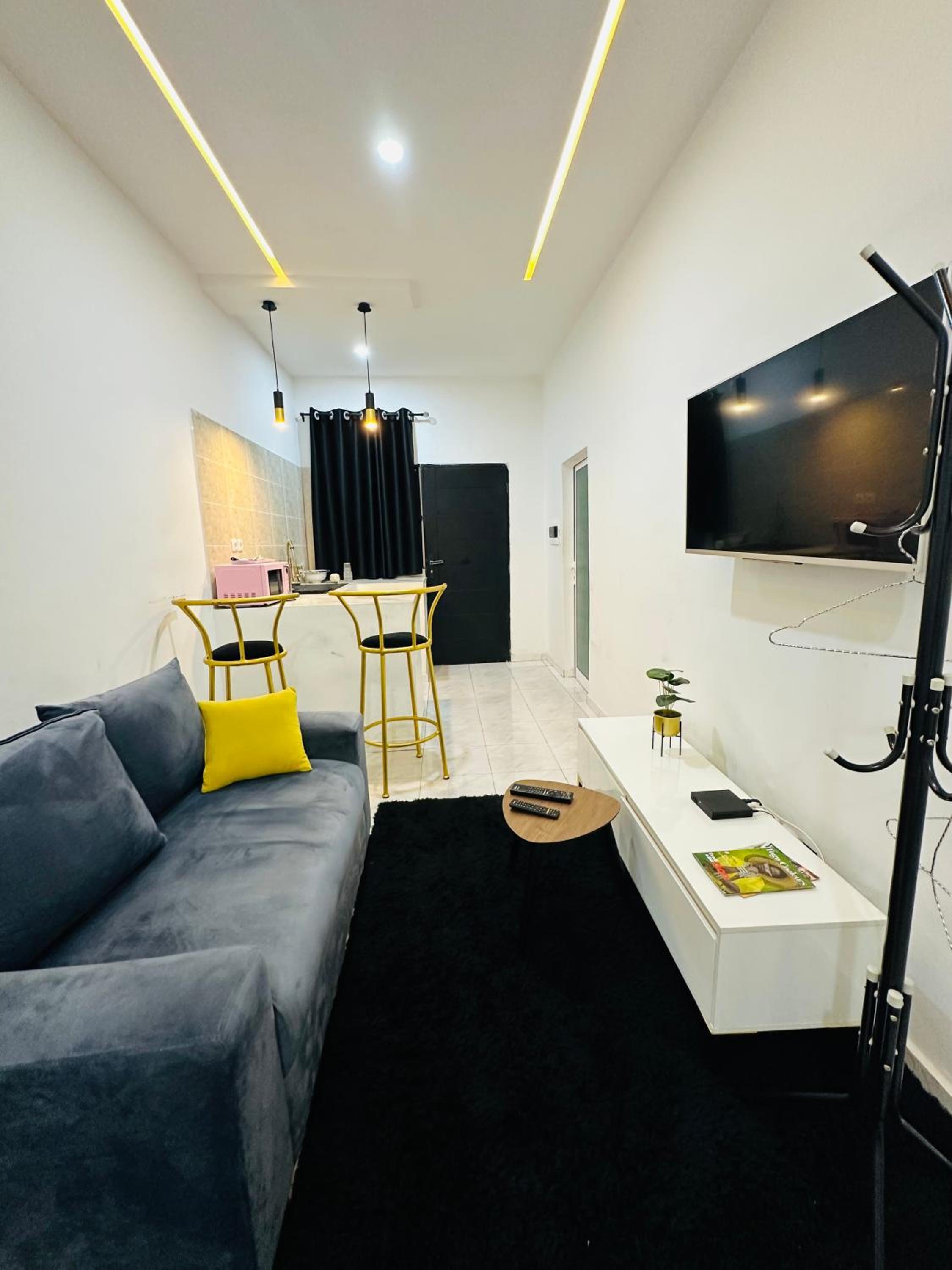 Deluxe Studio